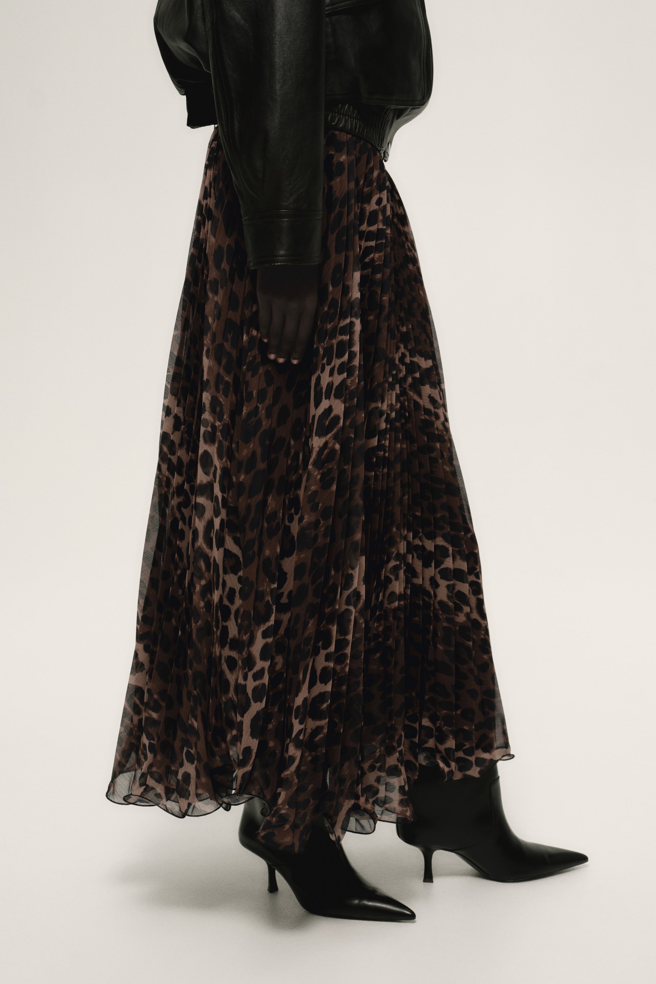 View larger image: Sheer pleated skirt - Brown/Leopard print - Ladies | H&M 3