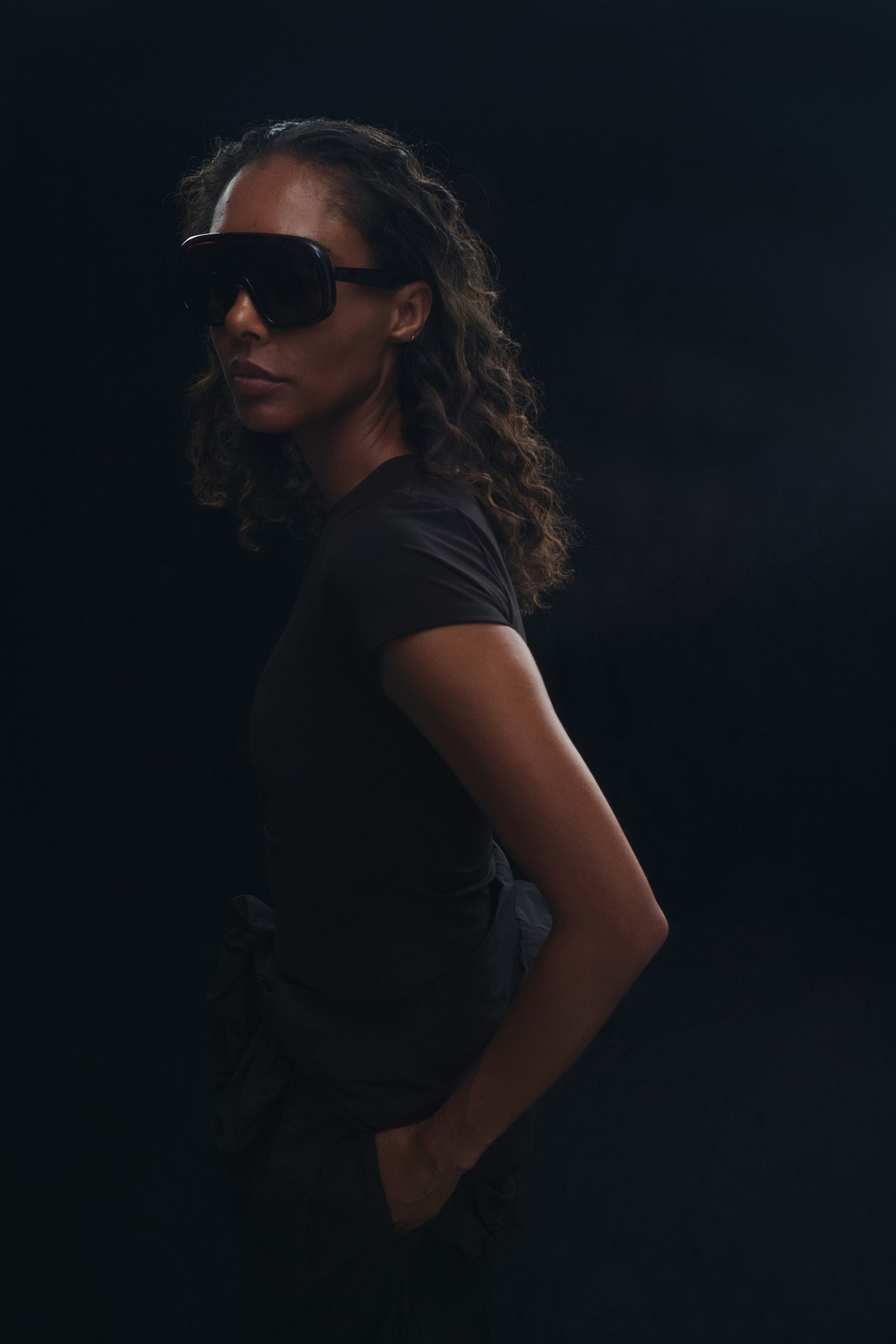 Женская футболка H&M Move Sports T-Shirt with SculptMove™, цвет: Чёрный — фото 6
