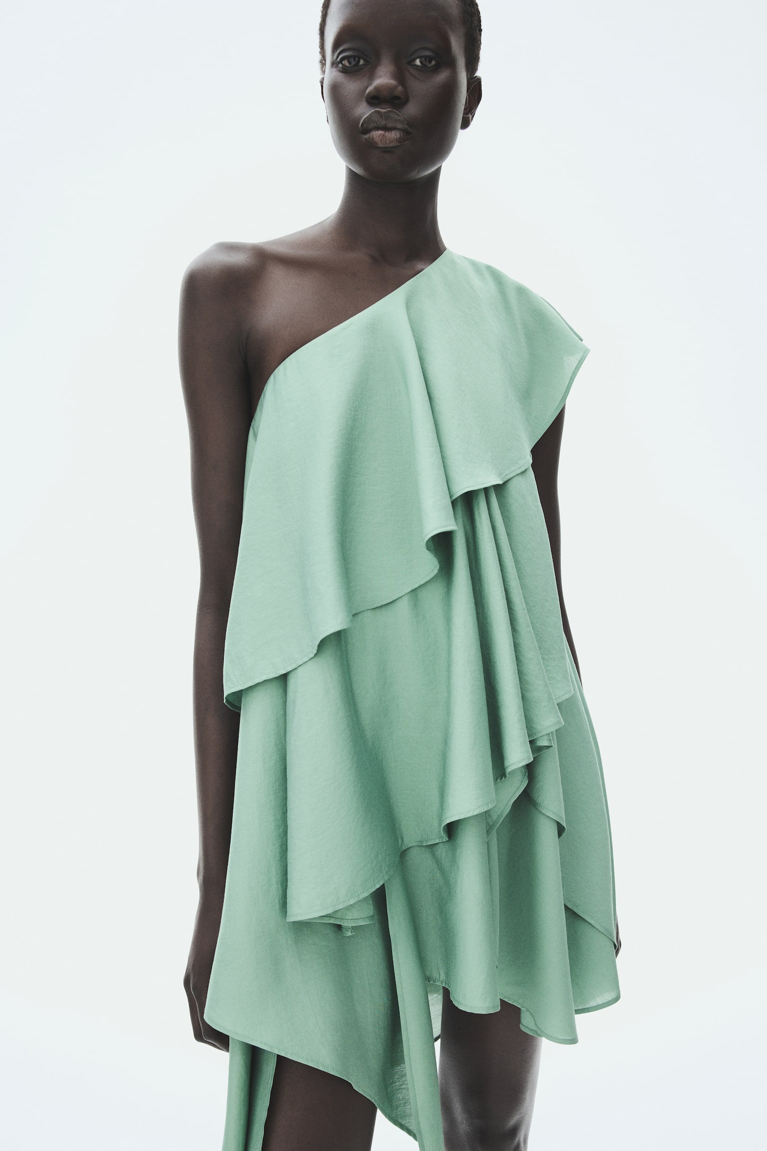 Женское платье H&M Flounced One-Shoulder, цвет: Пыльный зелёный — фото 3