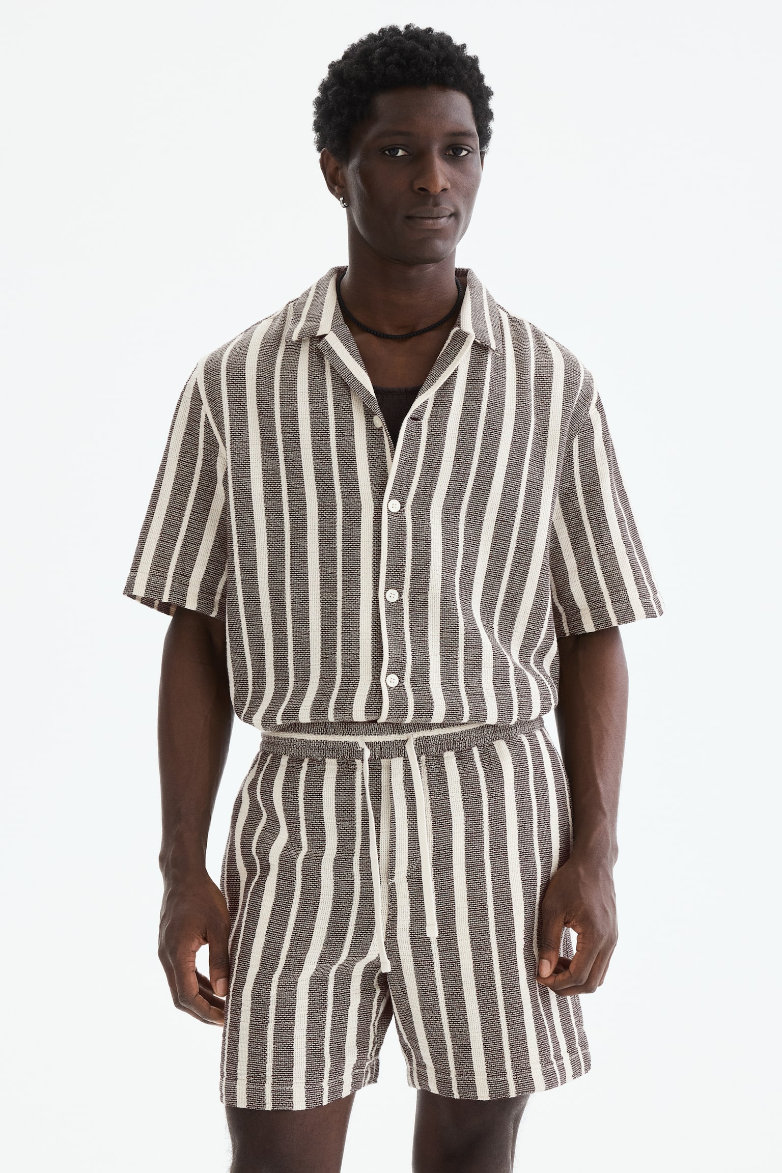 Quần short Regular Fit - Màu nâu/Kẻ/Cream/Striped/Dark green/Striped/Màu đen/Kẻ - 2