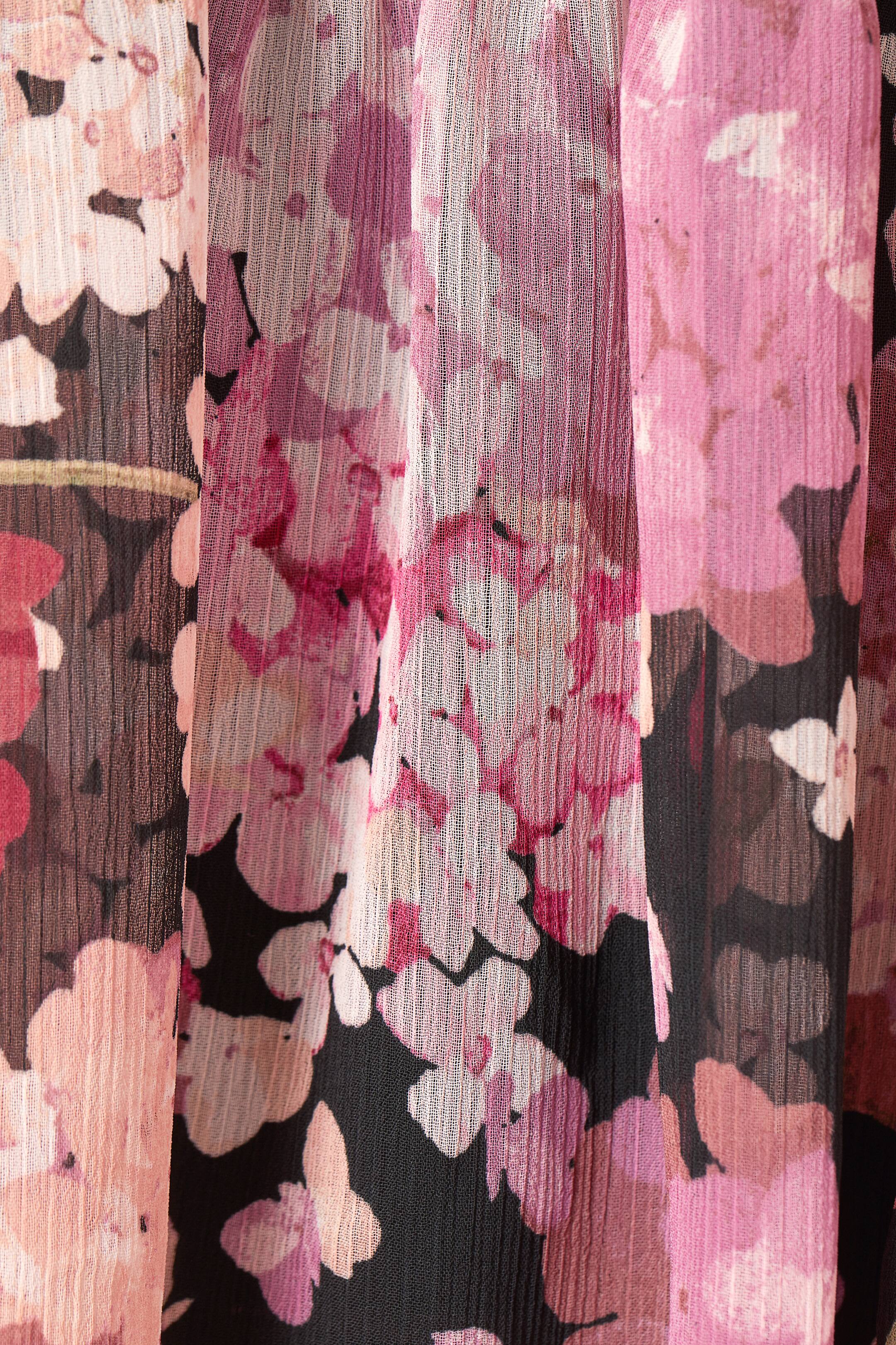 View larger image: Wide dress - Black/Floral - Ladies | H&M HK 2