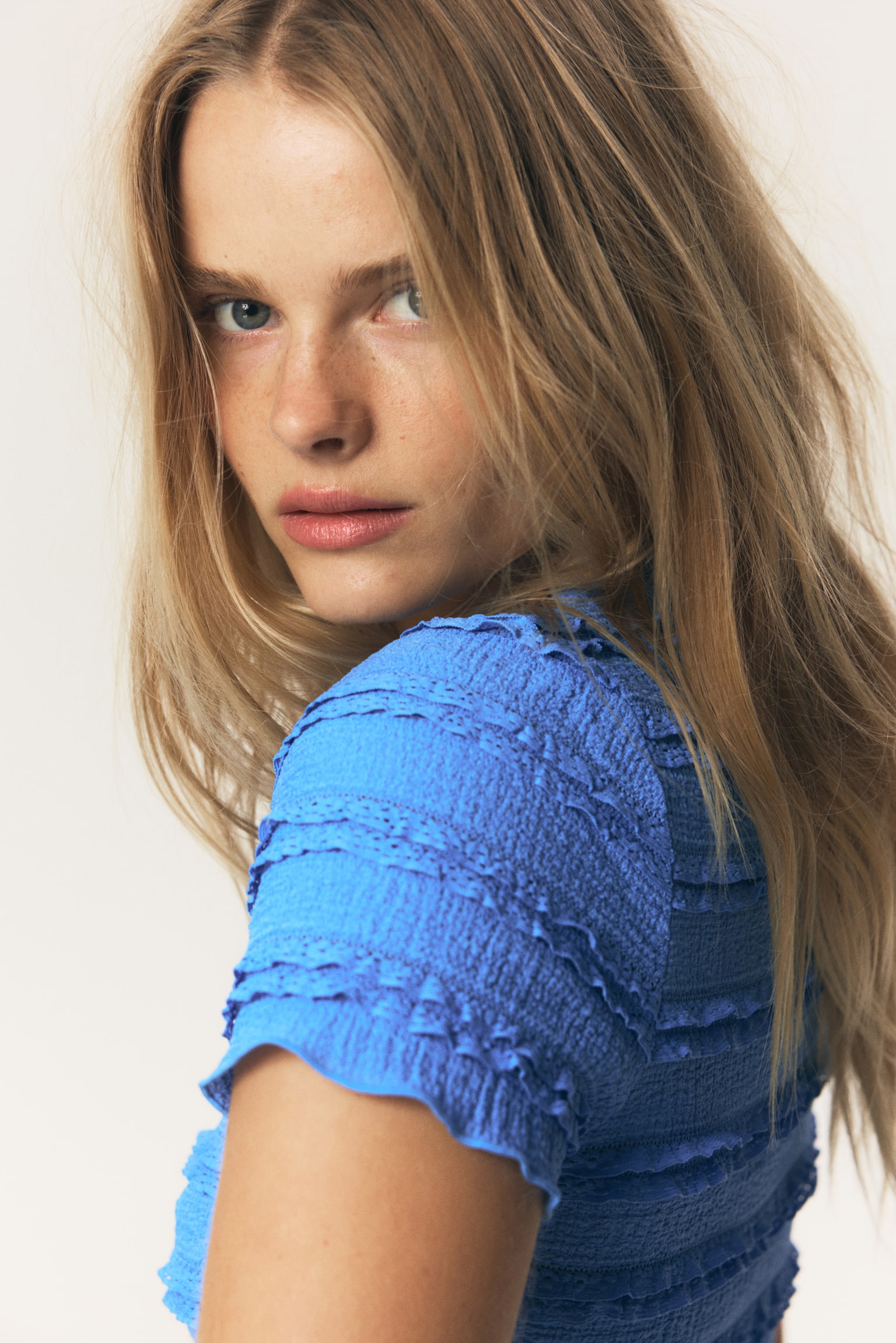 Áo cài khuy trước viền diềm nhún - Màu xanh dương - 6