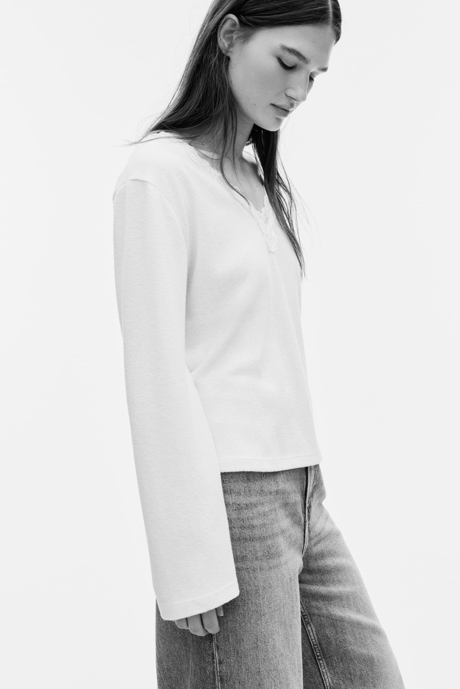 Lace-trimmed knitted top - White/Dark brown/Light blue - 3