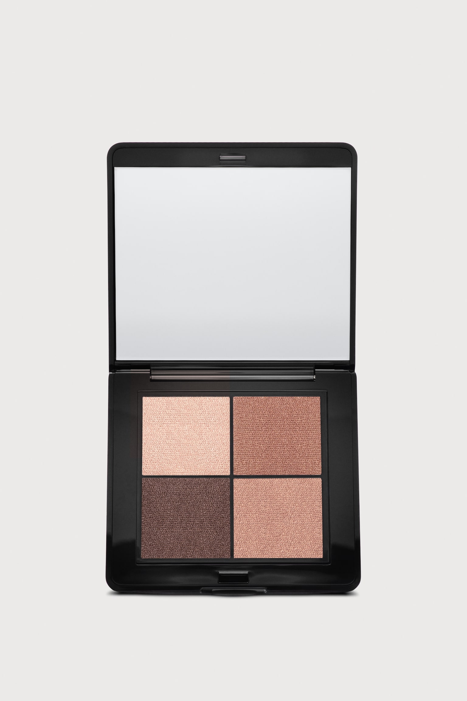 Eye shadow quad - Box of Chocs/Feeling Peach/Rock Me/Dreams come Ecru/Nice Mauves/Earthly Desires/Heart and Soul - 1