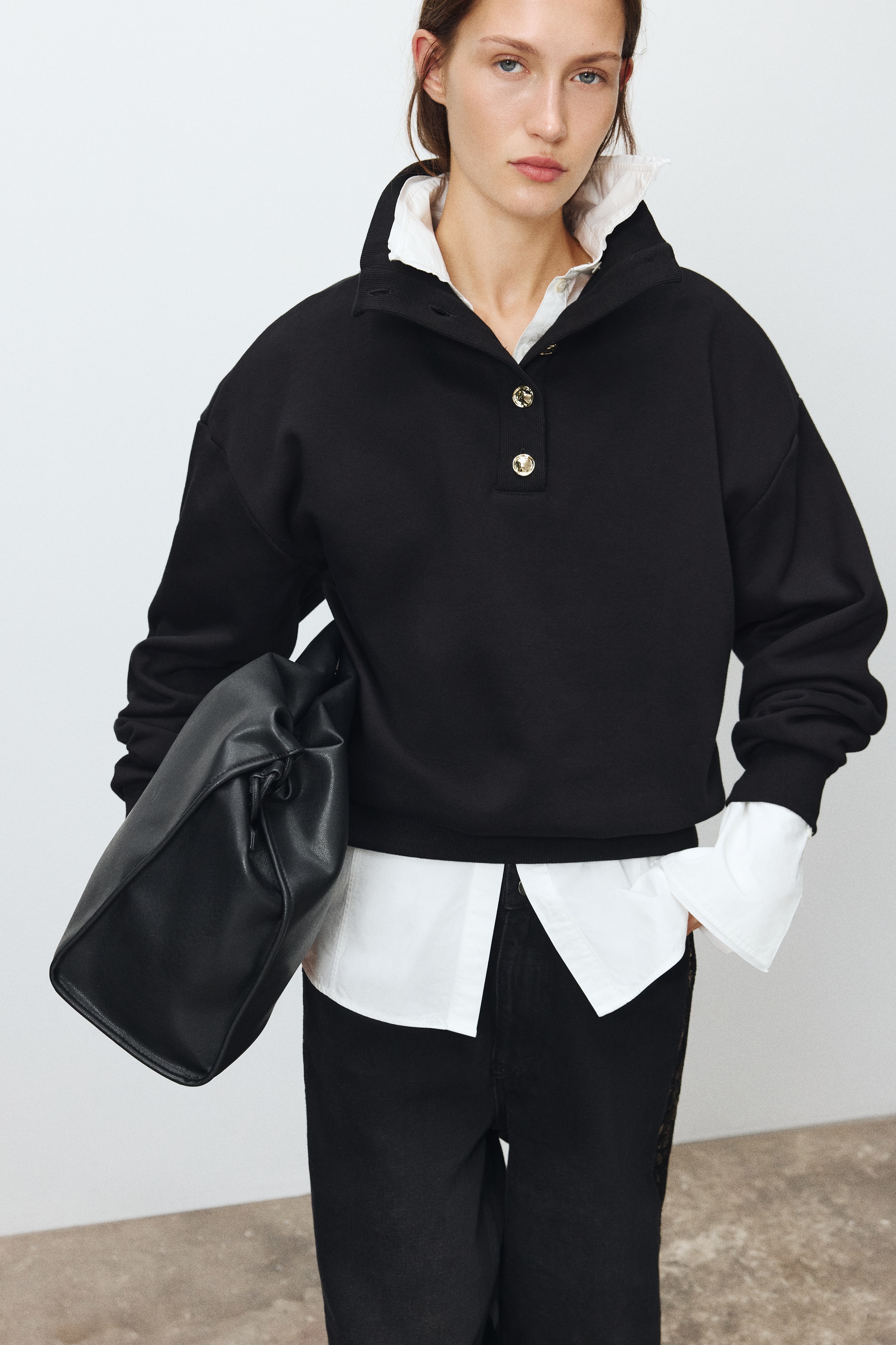 Sweatshirt mit kurzer Knopfleiste - Schwarz/Marineblau/Gestreift