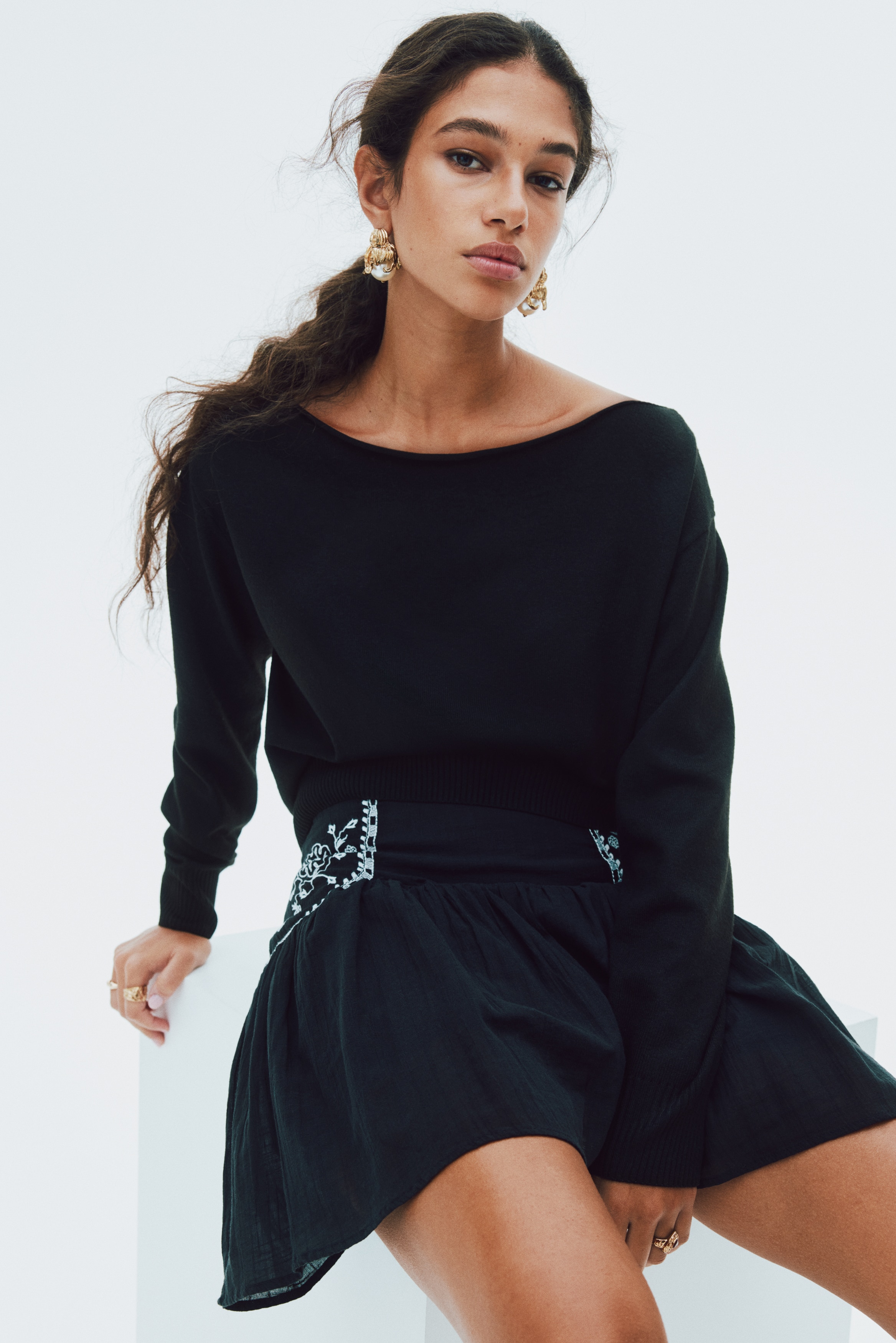Off-the-shoulder jumper