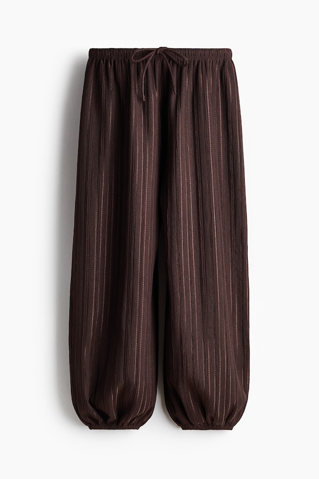 Hose mit Struktur und Balloon Leg - Dunkelbraun/Mattlila/Cremefarben - 1