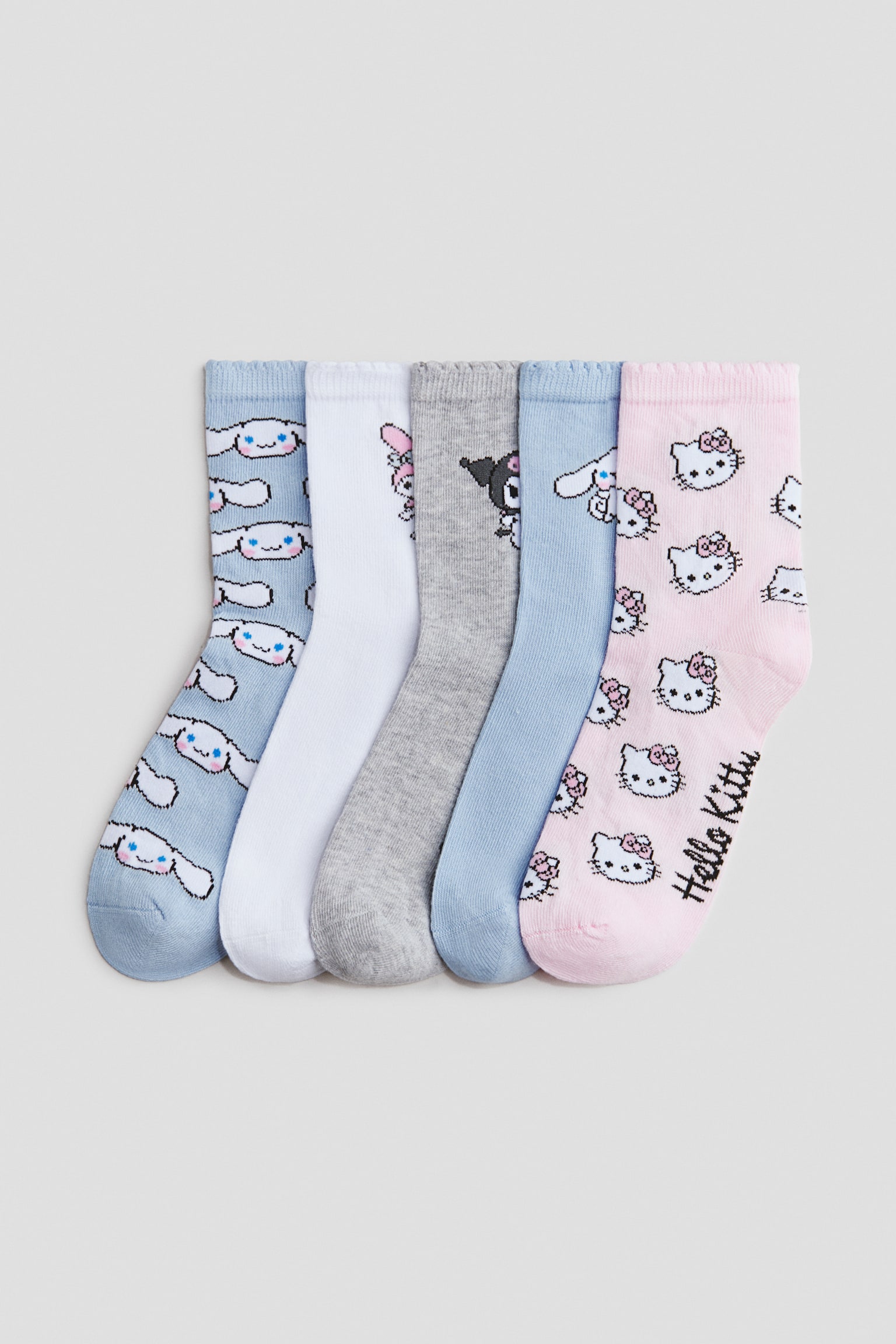 Set de 5 perechi de șosete cu motive - Roz-deschis/Hello Kitty/Roșu/Minnie Mouse/Roz/Hello Kitty/Mov/Casa de păpuși a lui Gabby/Albastru-deschis/Frozen/Roz-deschis/Bluey/Alb/Hello Kitty/Albastru/Disney/Light blue/Minnie Mouse/Mov-deschis/Lilo & Stitch