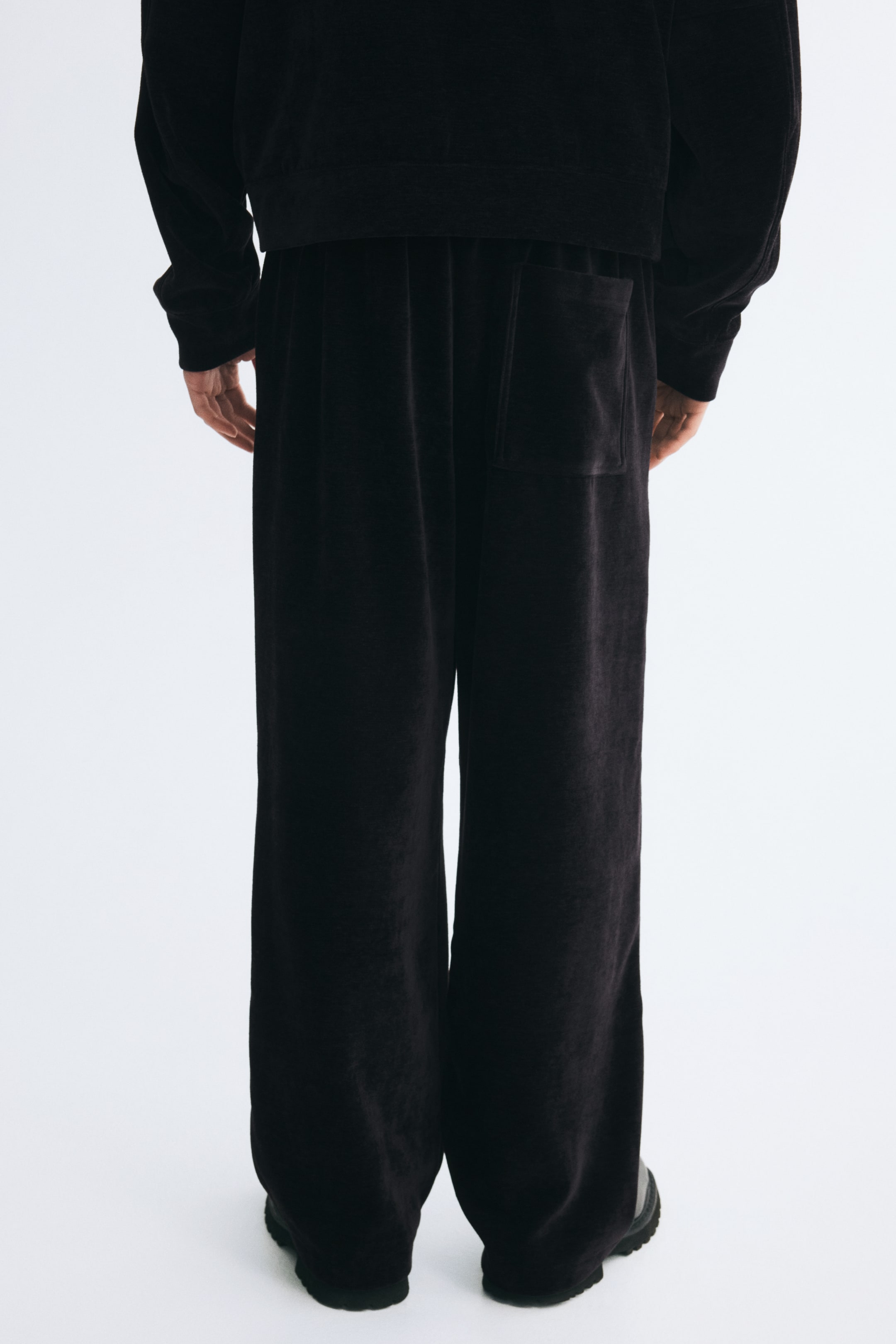 Relaxed Fit Velour sweatpants