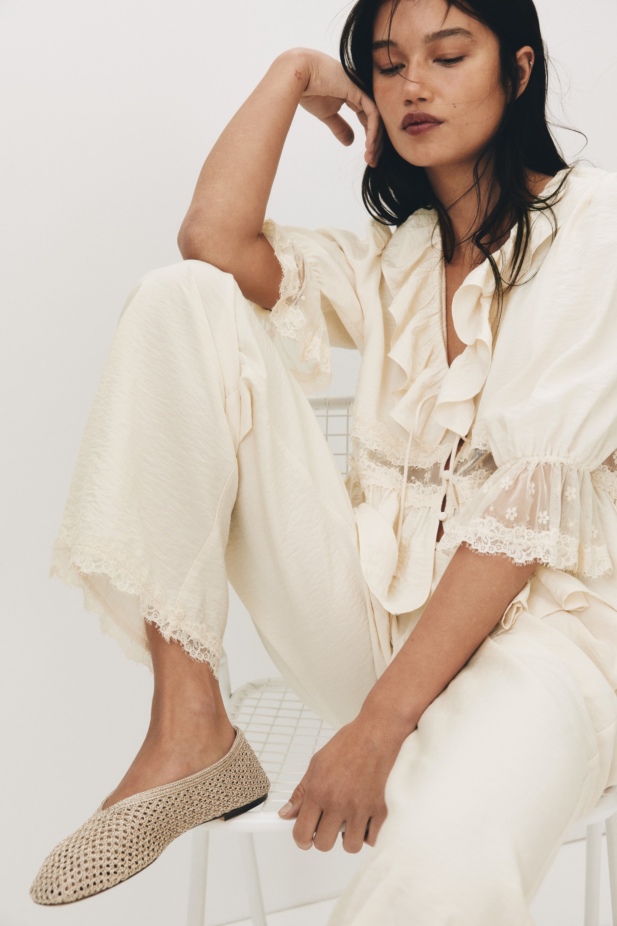 View larger image: Lace-trimmed drawstring trousers - Light beige - Ladies | H&M 1