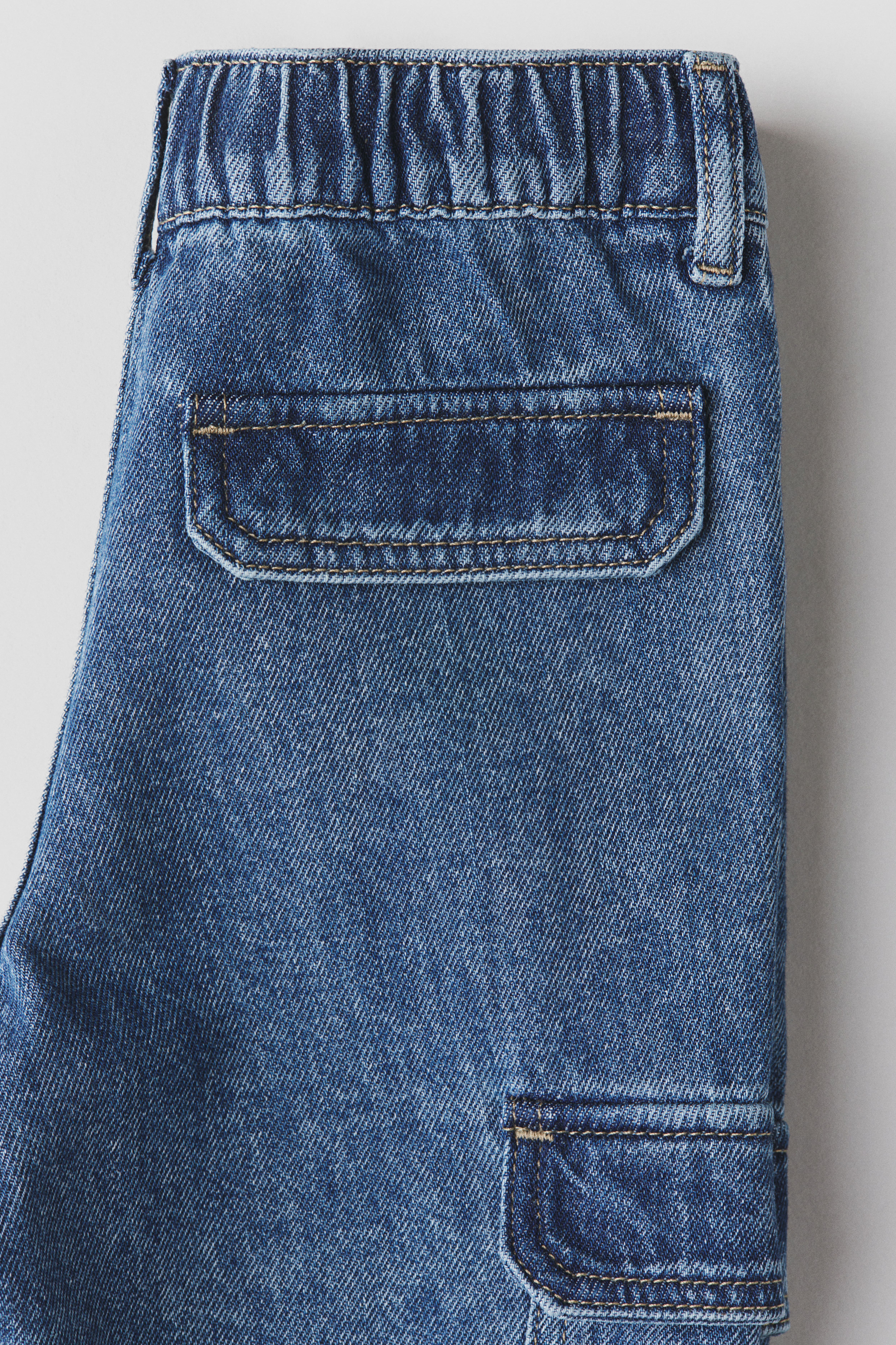 Relaxed Tapered Fit Jeans