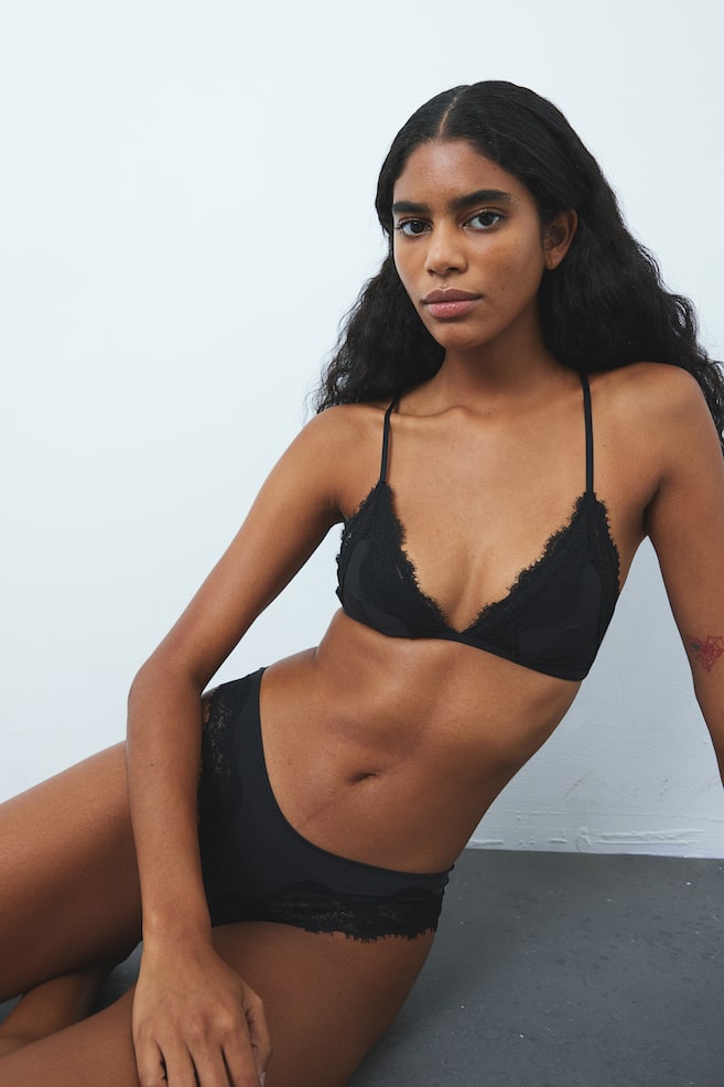 H&M is slaying so hard rn, everything is so adorable #handm #bras