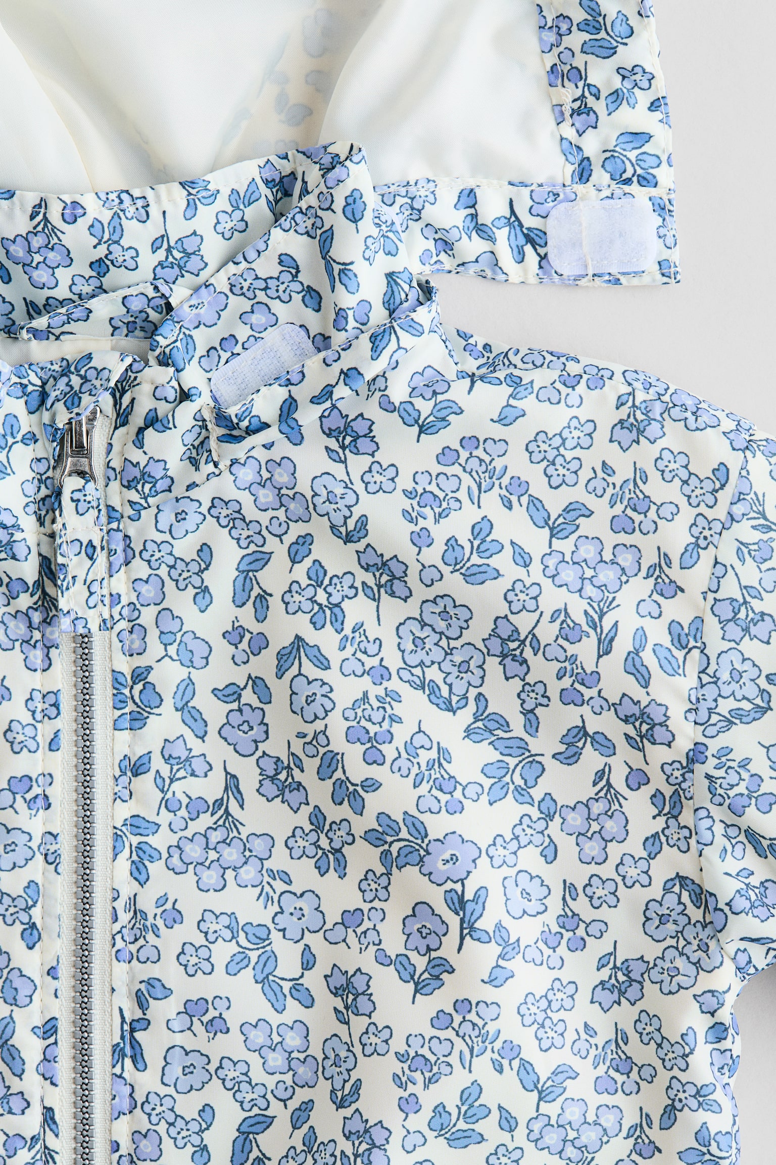 Printed jacket - Light blue/Floral/Light blue/Cars/Light dusty pink/Floral/Light beige/Animals/Blue/Dinosaurs/Light beige/Animals/White/Strawberries/Beige/Leopard print - 2