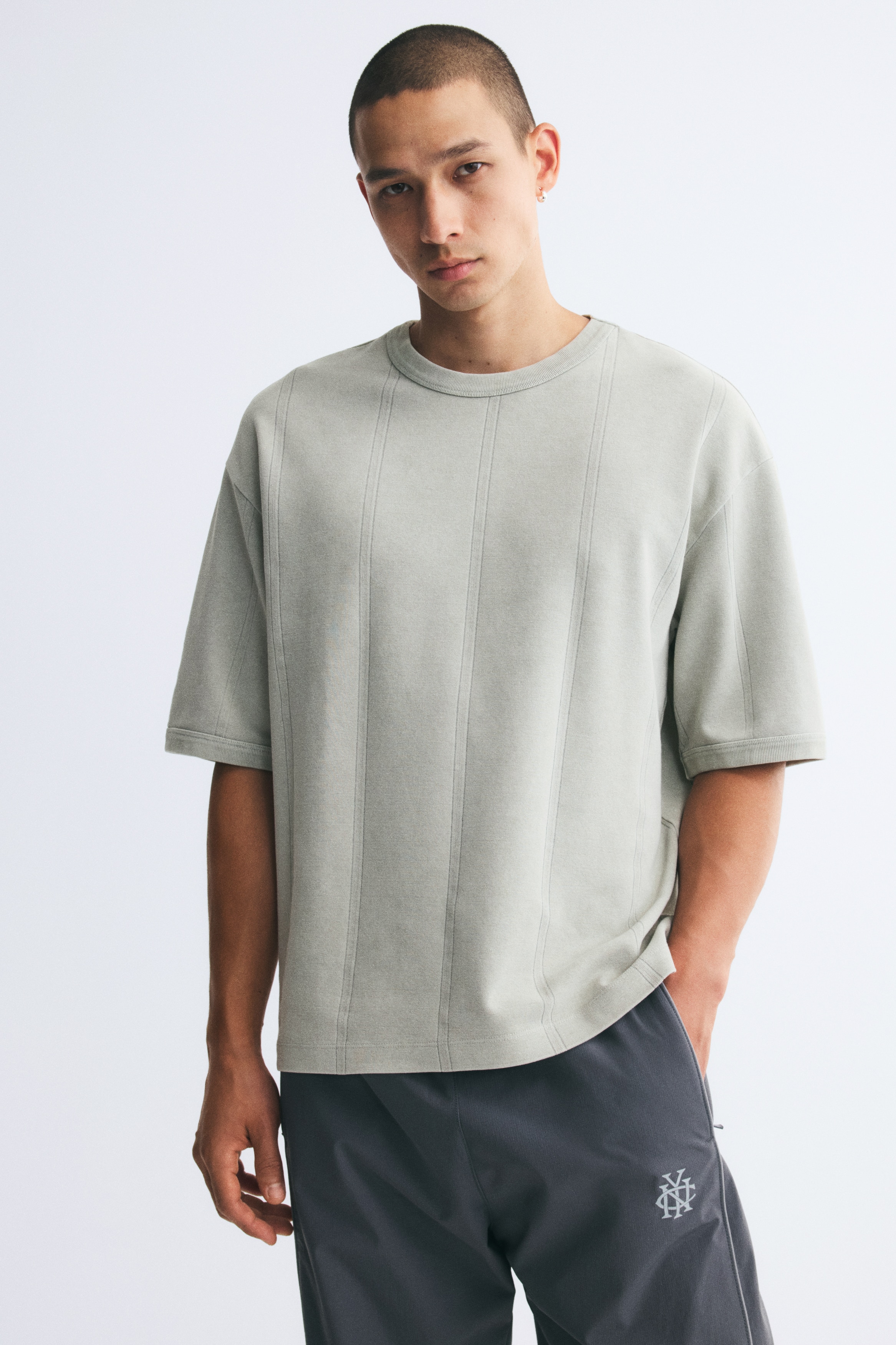 Majica četvrtastog kroja Relaxed Fit - Svetlobež/Isprana crna