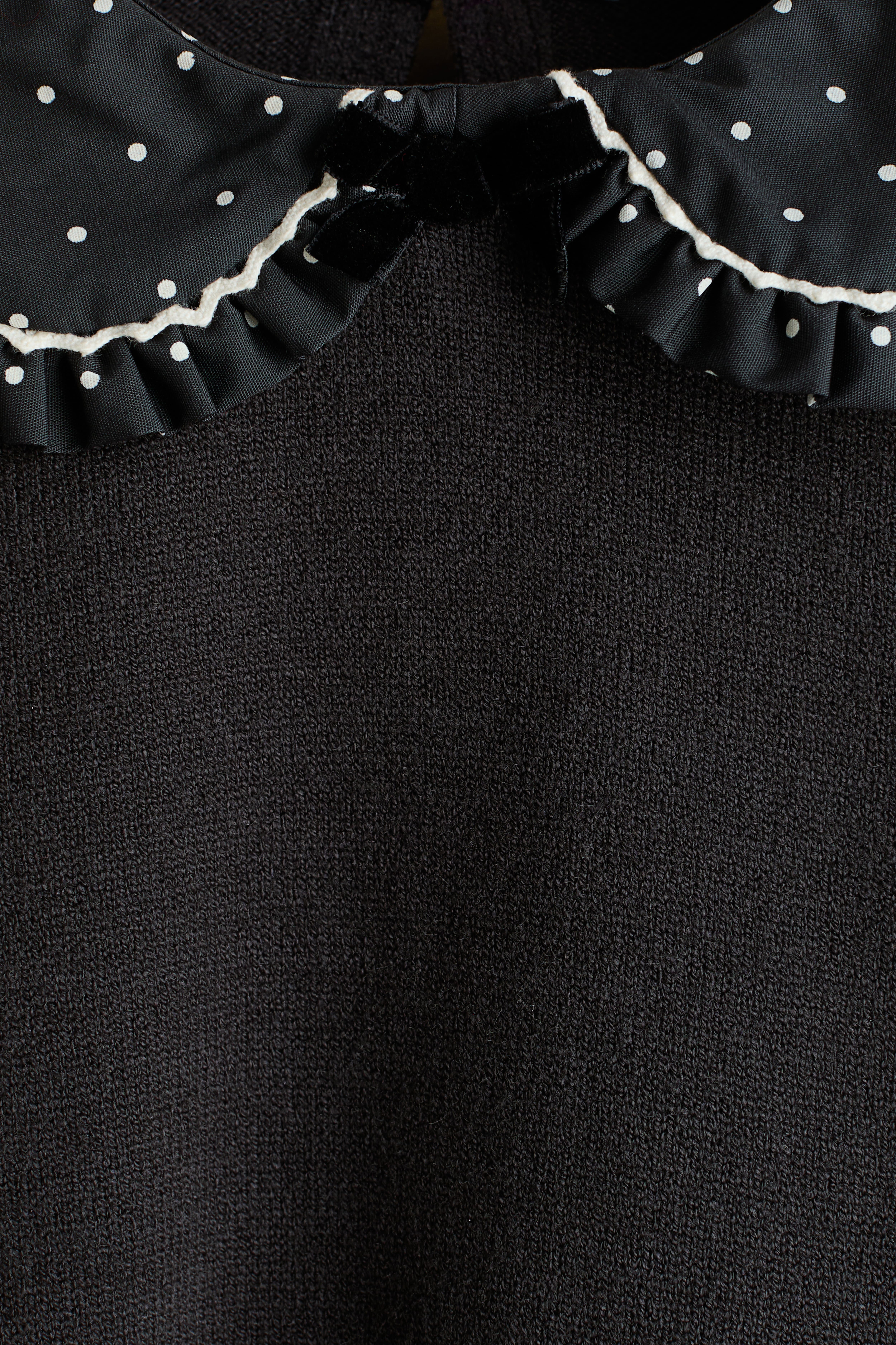 Sweater with Peter Pan Collar