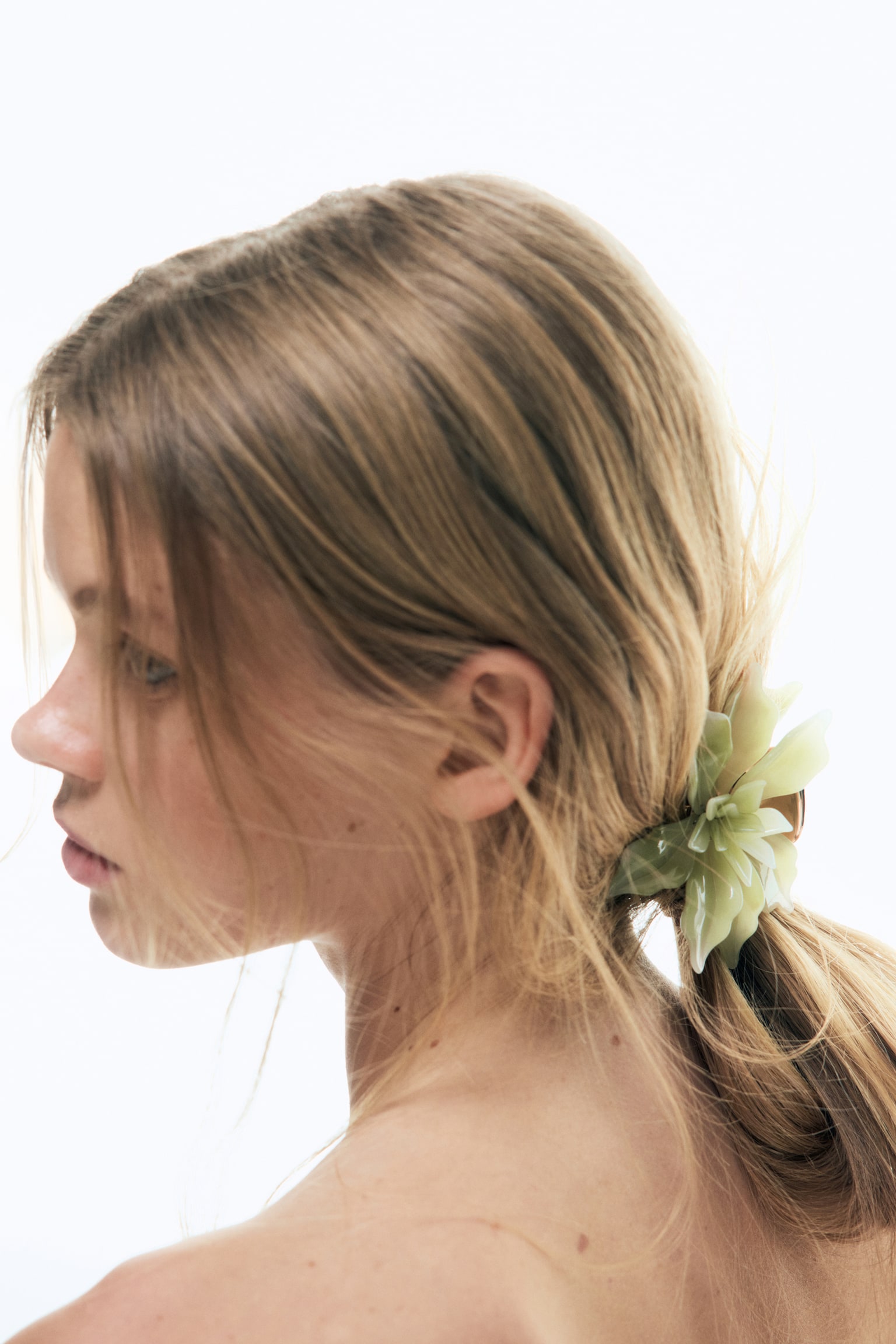 Flower-shaped hair claw - 1