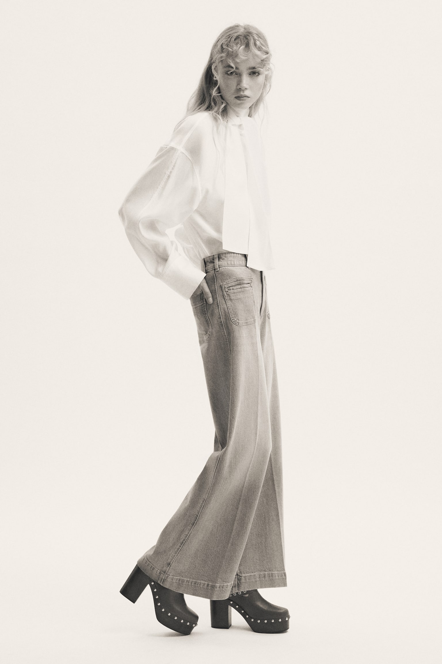 Jean taille haute avec jambes larges - Bleu denim clair/Blanc/Bleu denim foncé/Jaune pâle/Bleu denim - 1