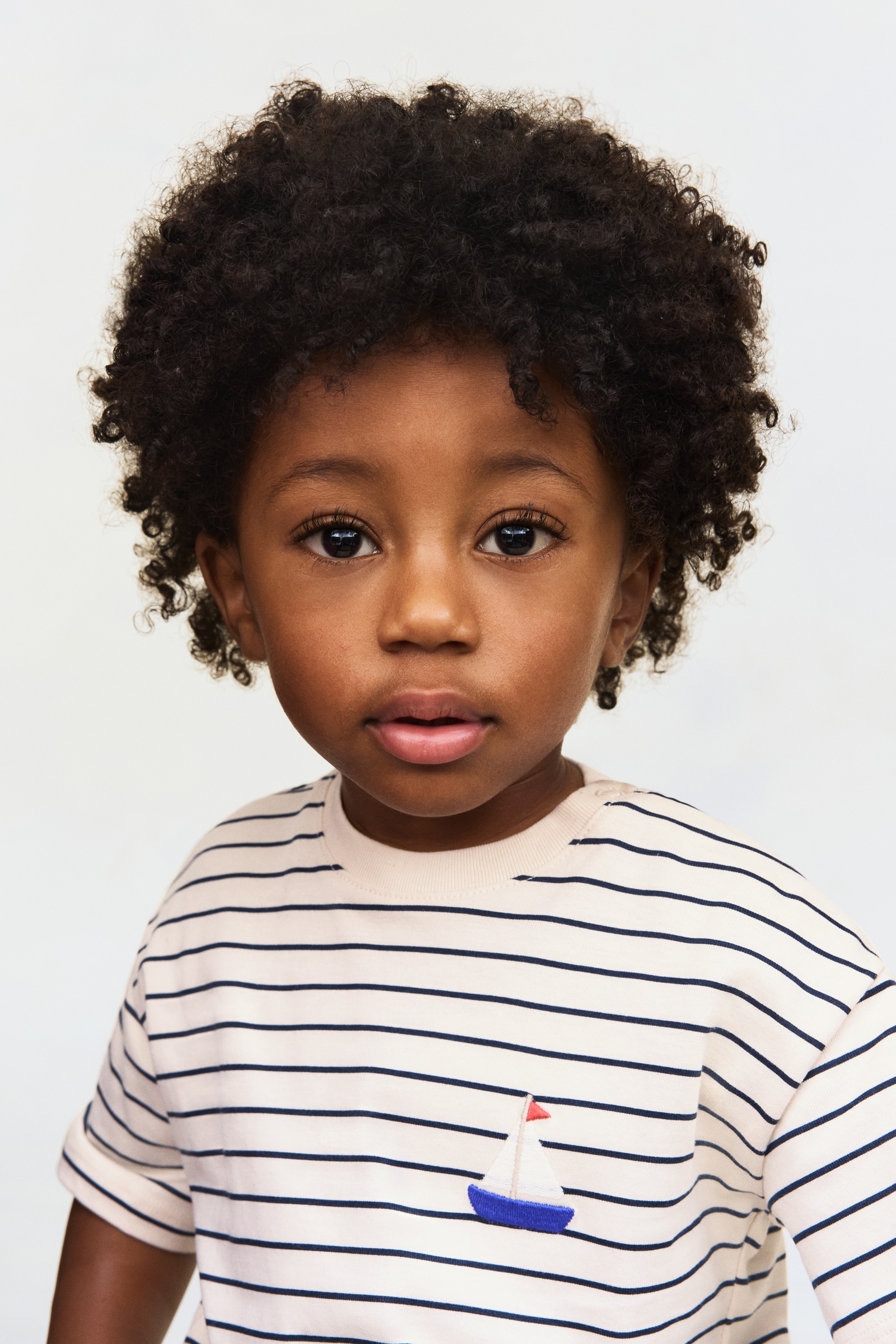 T-shirt med broderi - Ljusbeige/Segelbåt