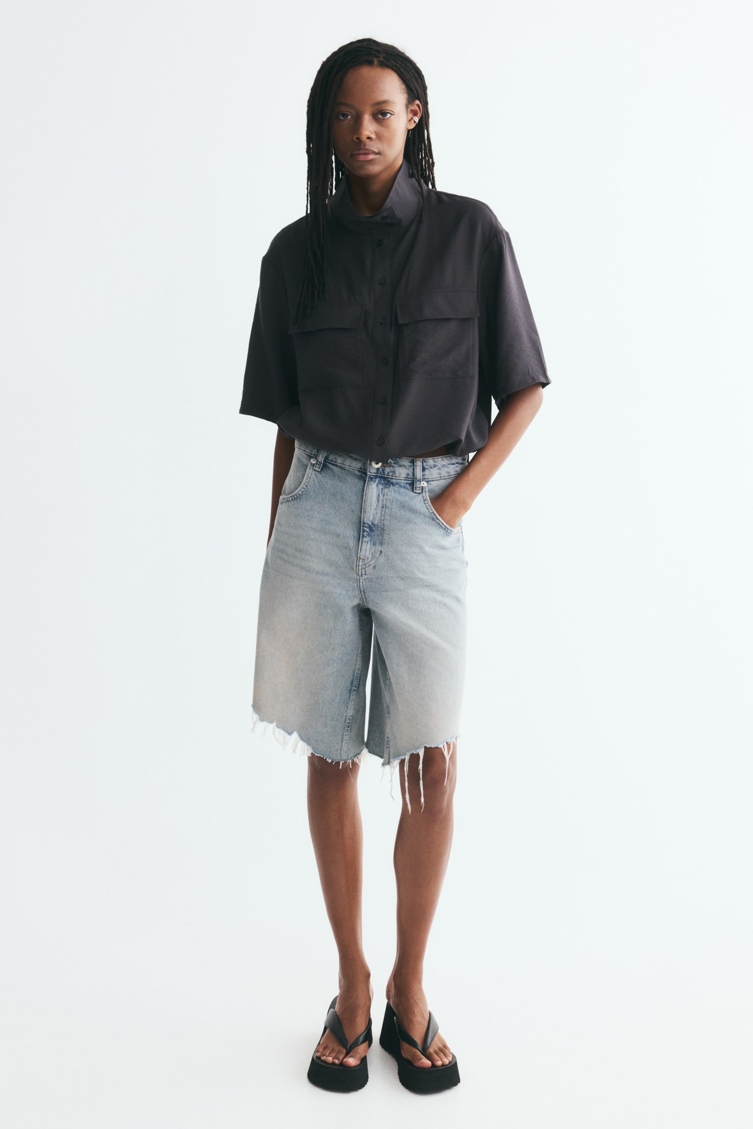 Женская рубашка H&M Stand-Up-Collar Cargo, цвет: Тёмный серый — фото 3