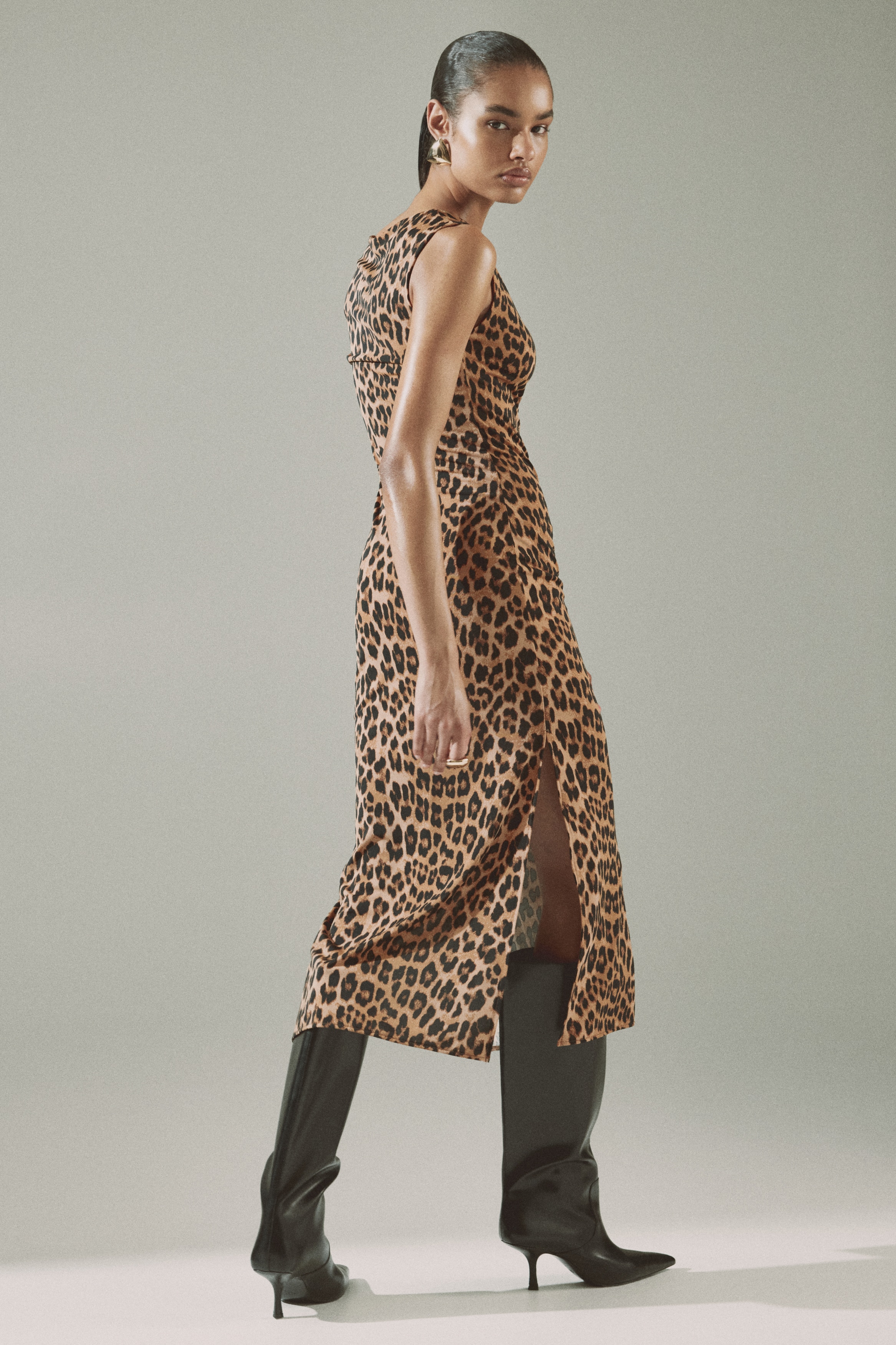 h&m leopard print bodycon dress Layered Halterneck Bodycon Midi Dress in Leopard Print - 6 / Regular