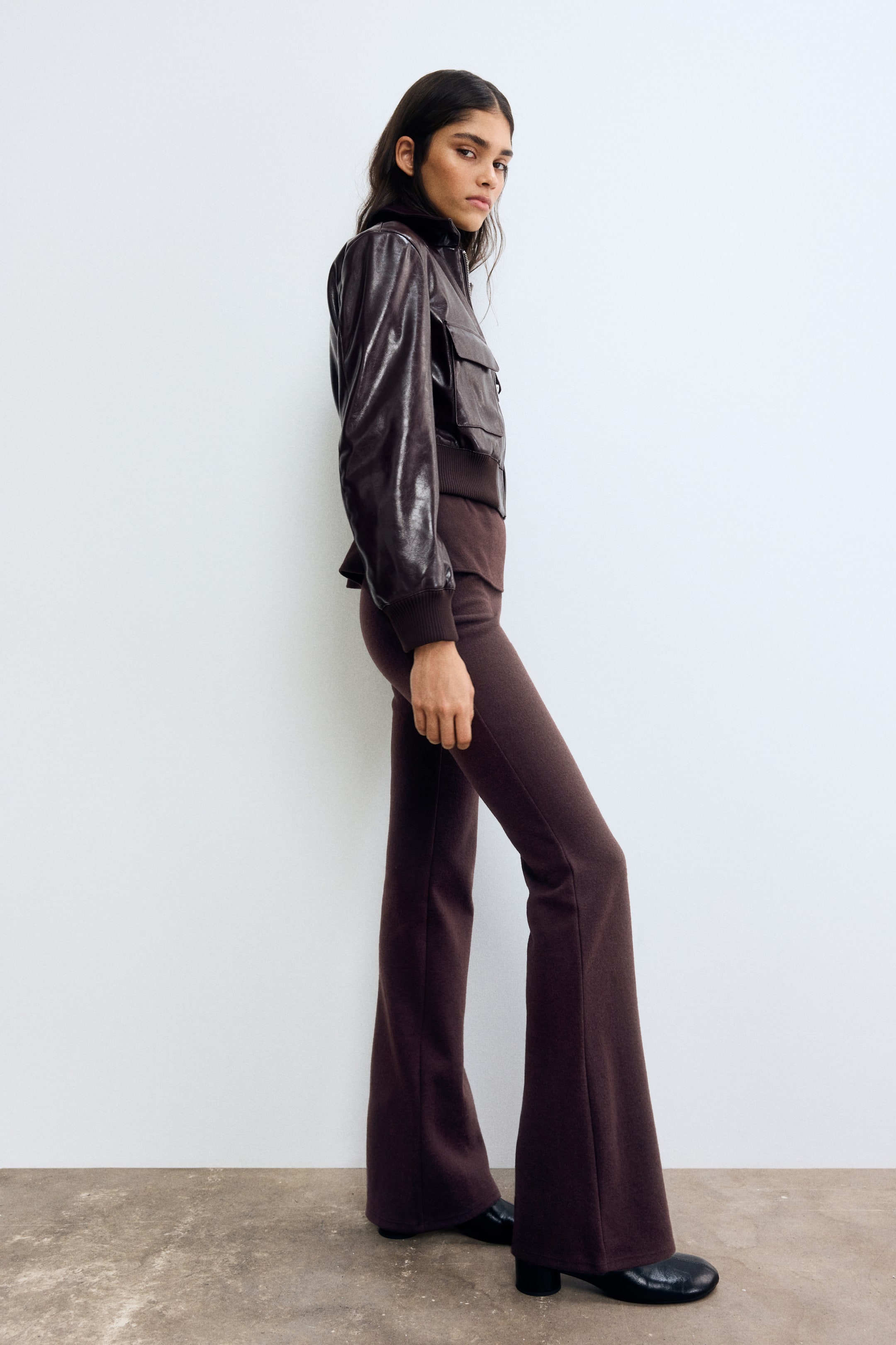 Nagyobb kép megtekintése: Bővülő kötött nadrág - Szilvapiros - NŐI | H&M HU 4