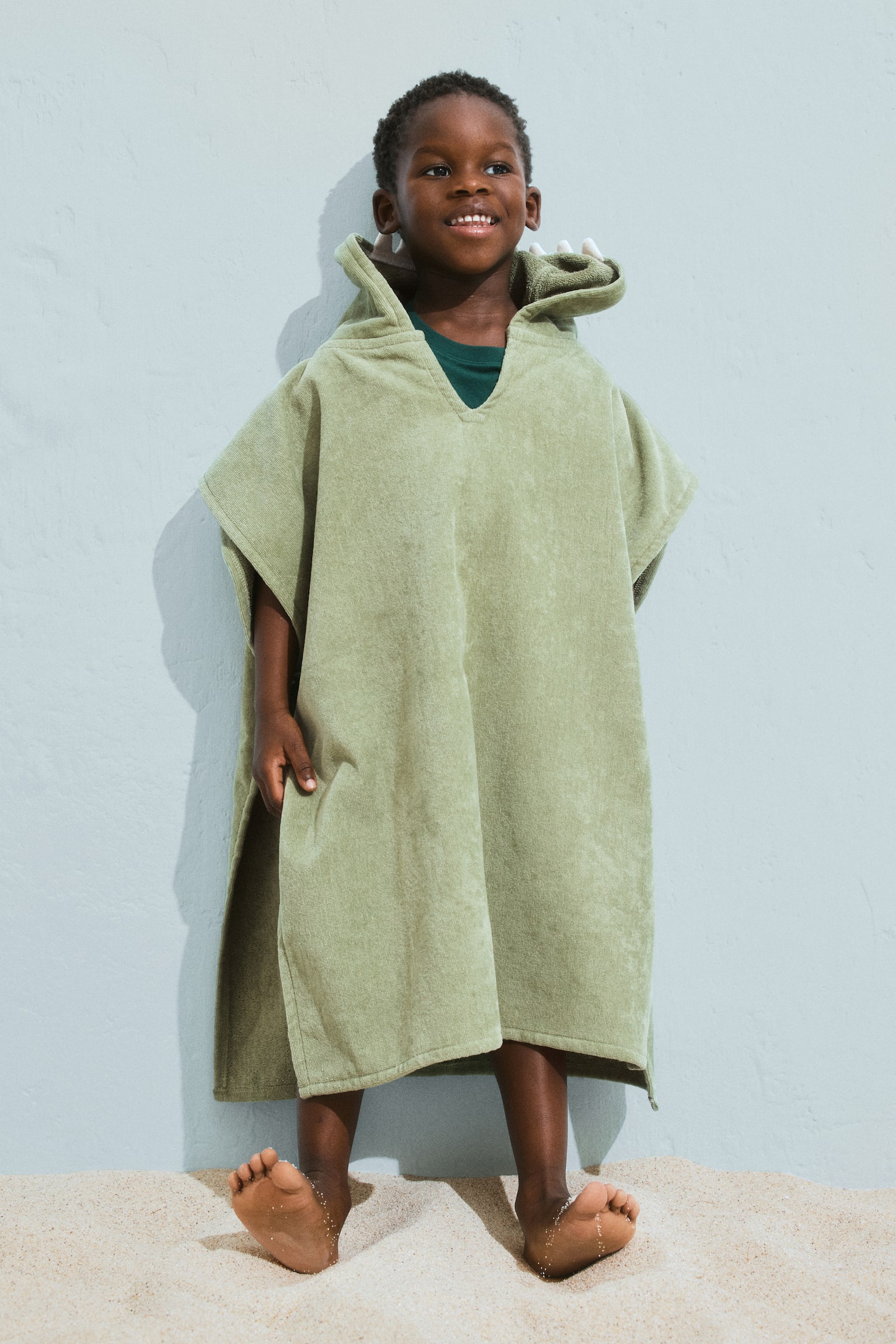 Towel cape - Olive green/Dinosaur/Red/Strawberry/Light pink/Flower/Light blue/Shark/Light beige/Giraffe - 3