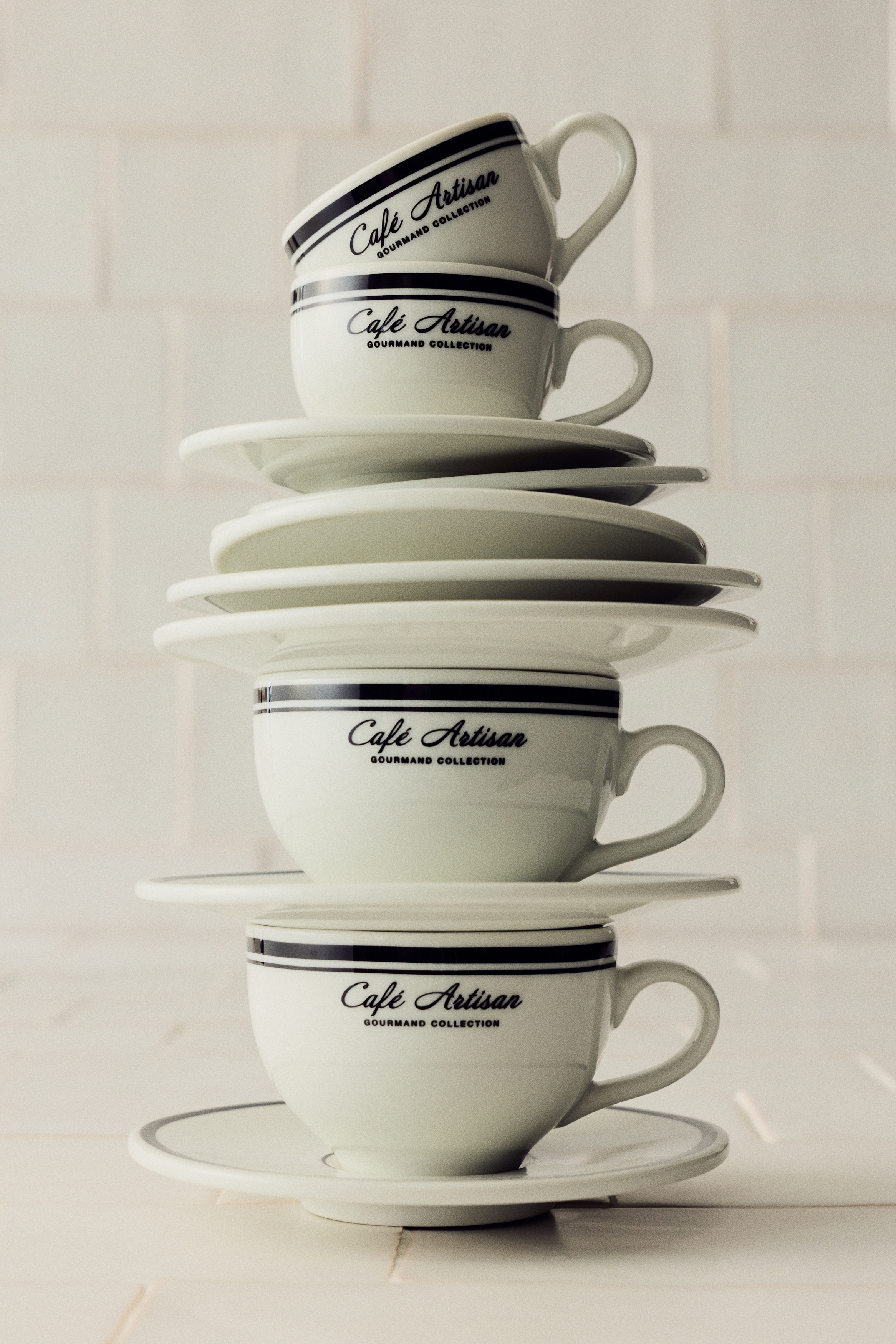 Pack-2 chávenas de capuchino e pires em porcelana - Branco/Preto