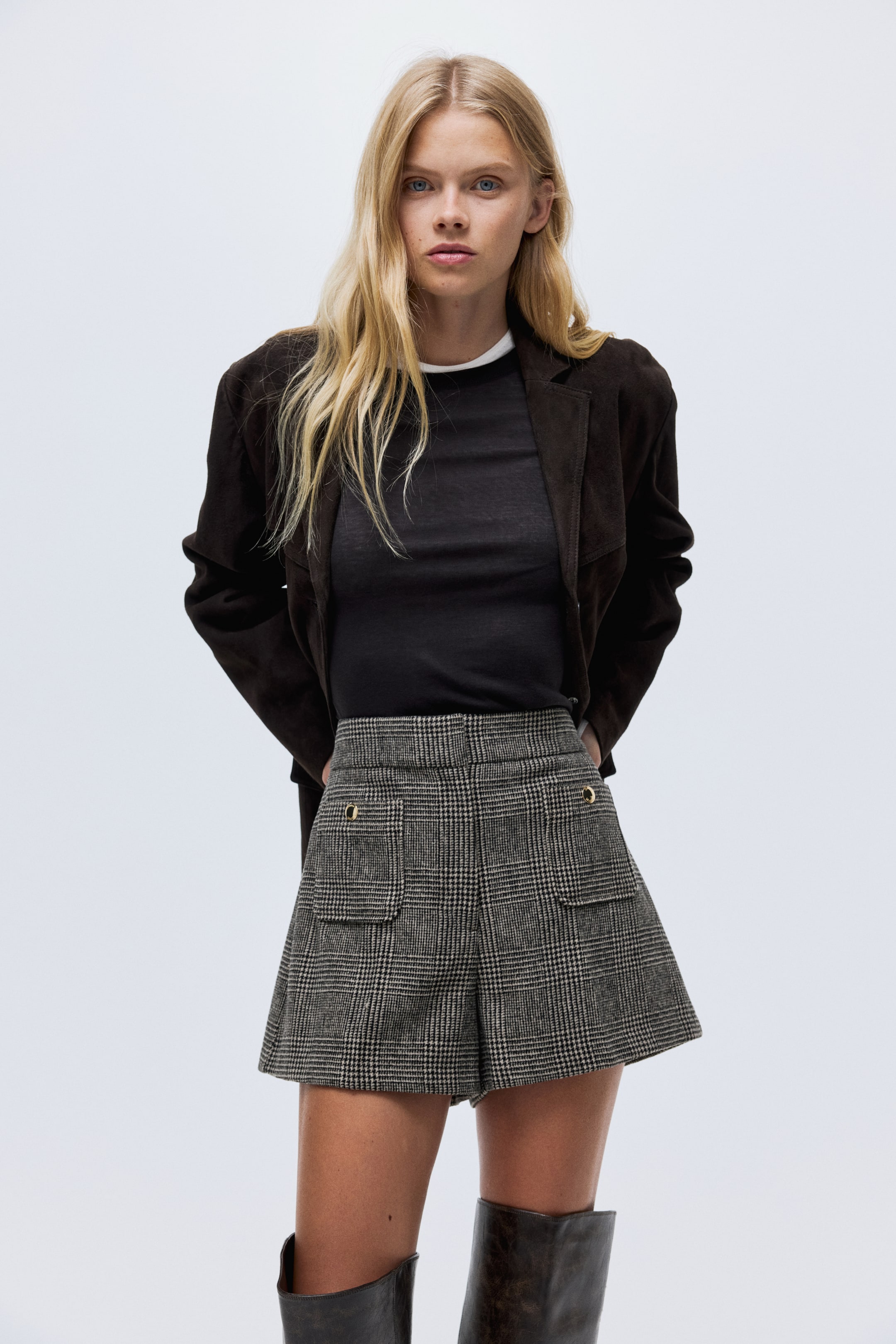 Visa större bild: Dressade shorts med hög midja - Ljusbeige/Rutig - DAM | H&M SE 2