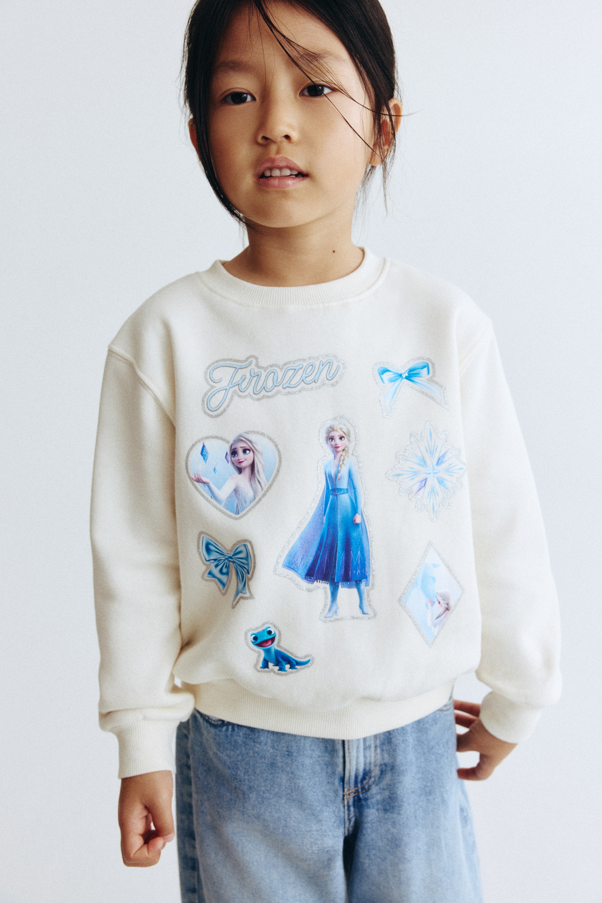 圖案運動衫 - 白色/冰雪奇緣/白色/米妮/黑色/星際寶貝/奶油色/SmileyWorld®/白色/米妮/淺粉紅色/CapyFun/淺米色/SmileyWorld®/紫色/蓋比的娃娃屋/混灰色/米菲兔/淺紫色/冰雪奇緣/淺粉紅色/Hello Kitty/淺灰混色/Hello Kitty/奶油色/星際寶貝