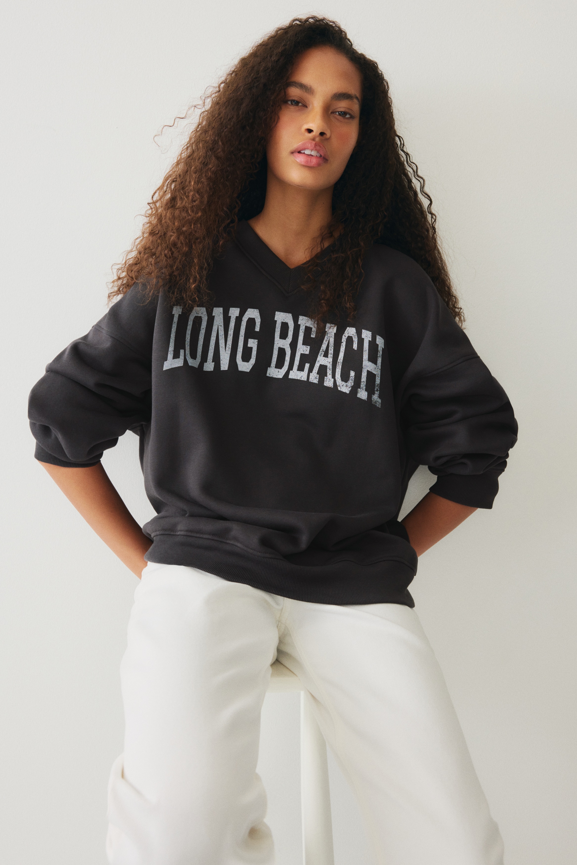 Oversized V-neck sweatshirt