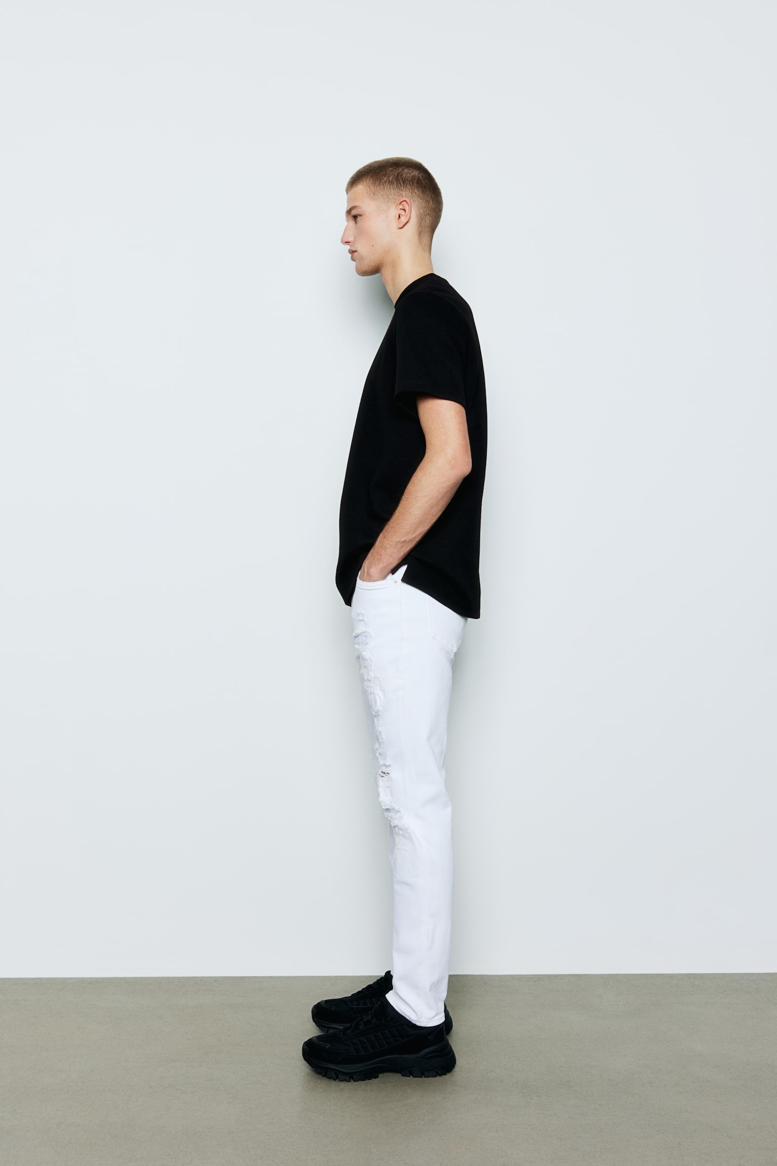 Regular Fit Ribbed T-shirt - Black/White - 3