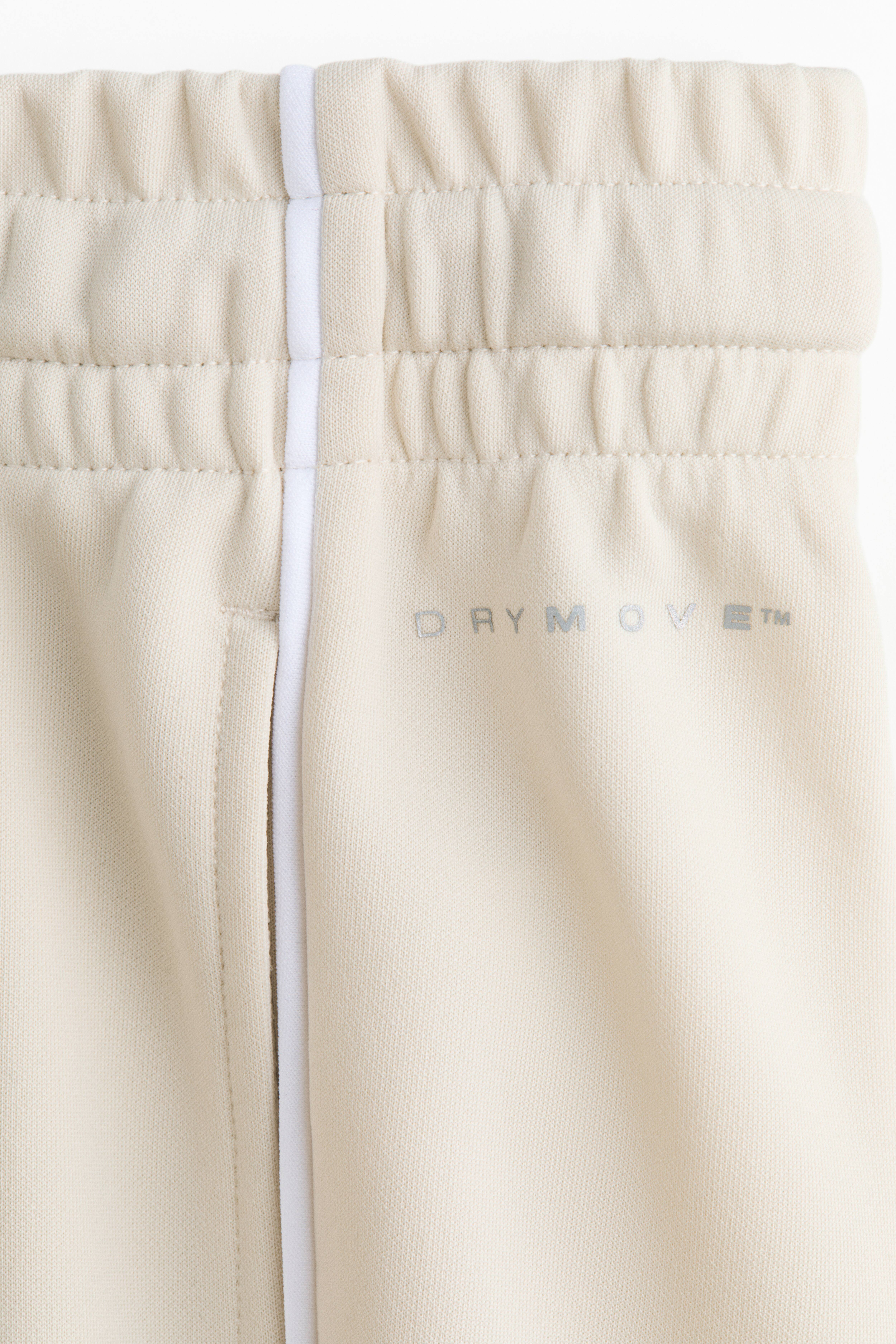 Regular-Fit Sports Shorts with DryMove™