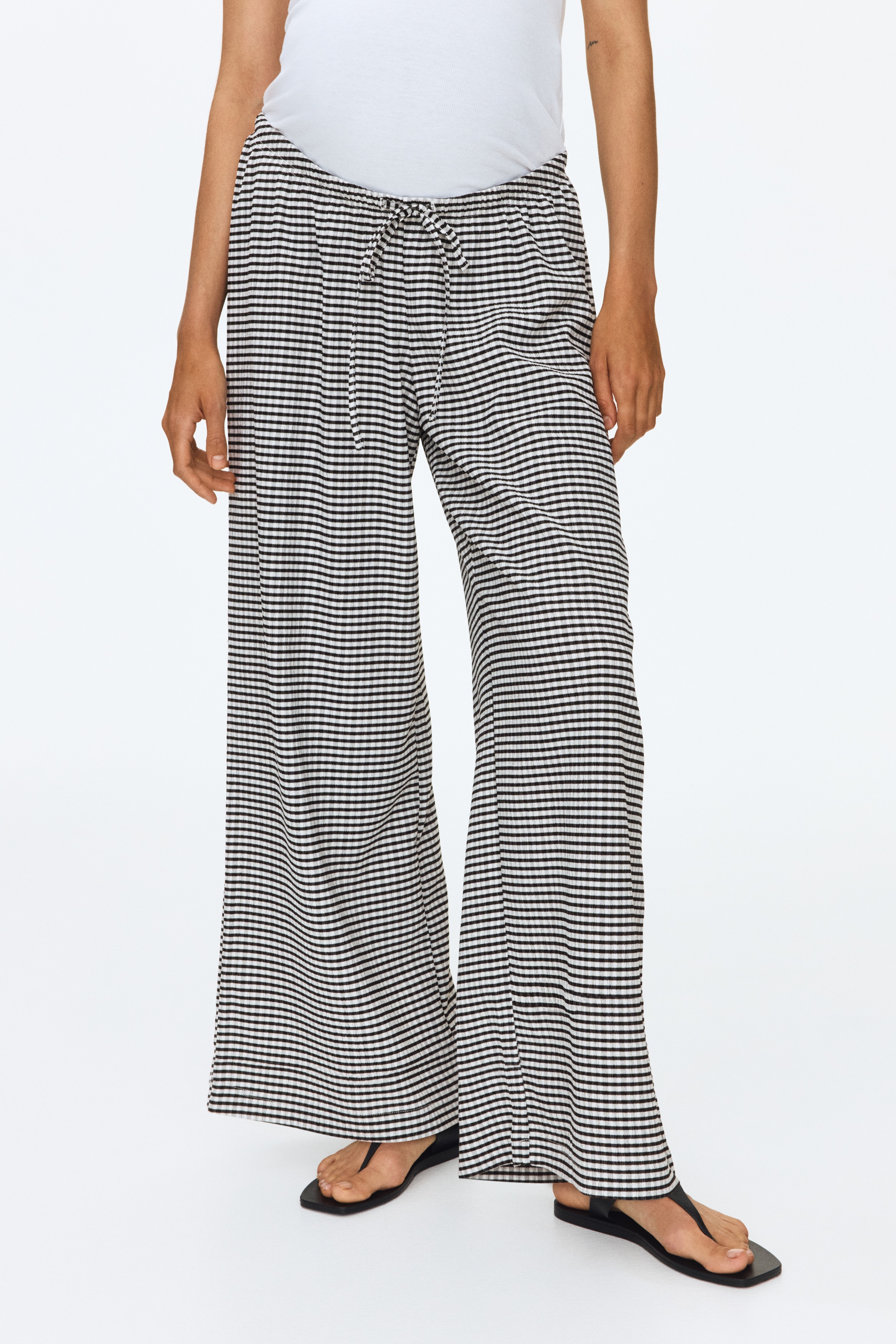Women's Black/checked MAMA Textured Drawstring Pants | H&M US