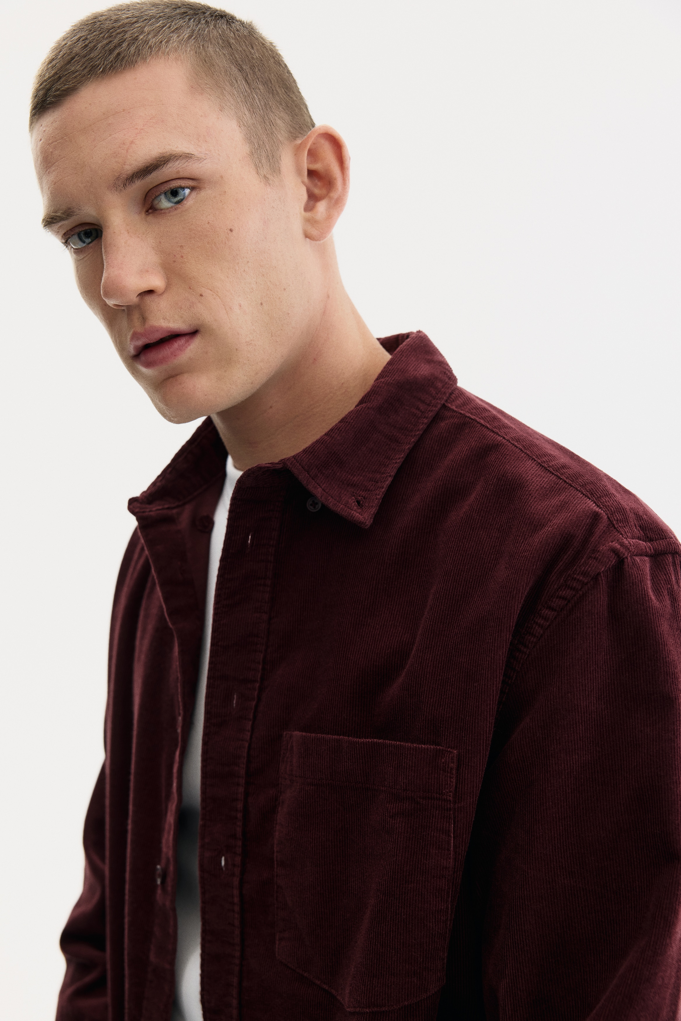 Chemise à manches longues à fleurs bordeaux ASOS DESIGN, €14 | Asos
