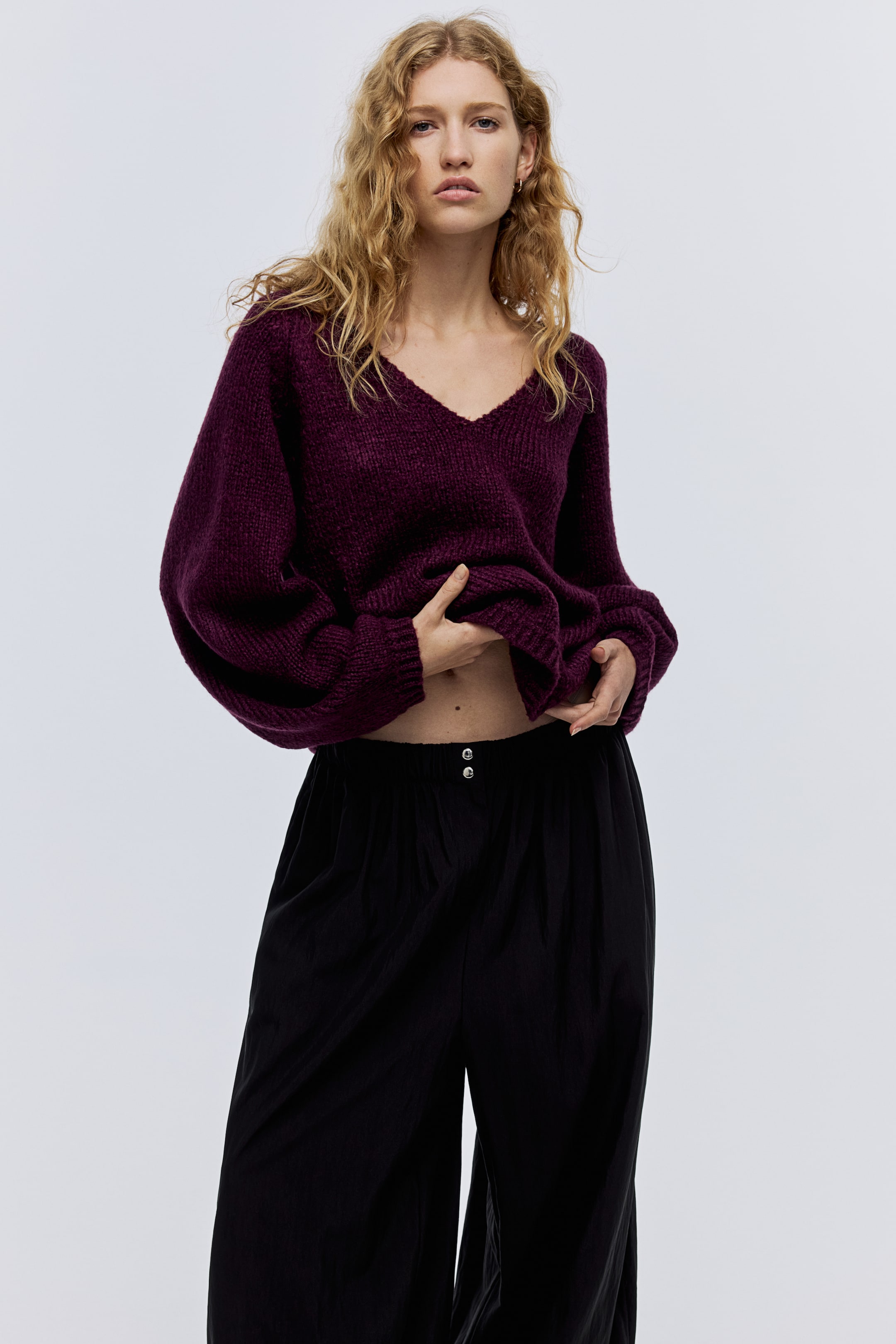 Ingrandisci l'immagine: Pullover in maglia con scollo a V - Viola scuro - DONNA | H&M CH 2