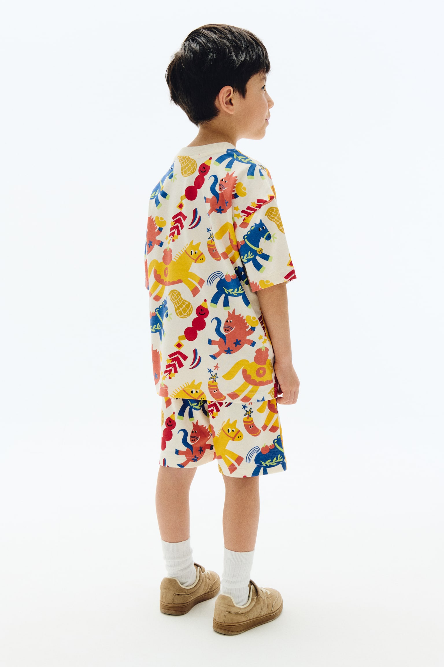 Bộ 2 món áo thun và quần short - Màu trắng/Hoa văn - 6