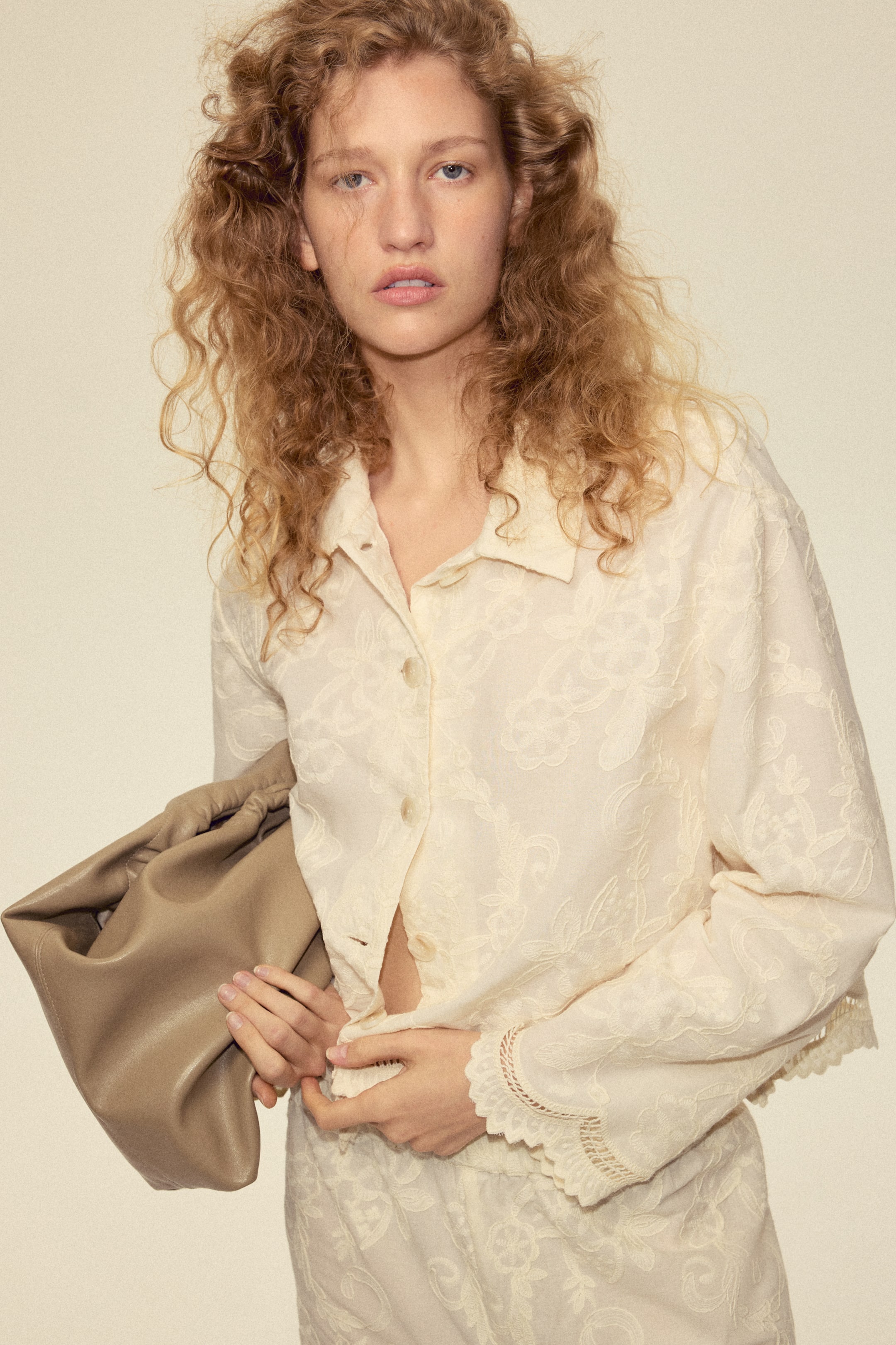 Женские куртки H&M Embroidered Cotton Jacket — фото 3