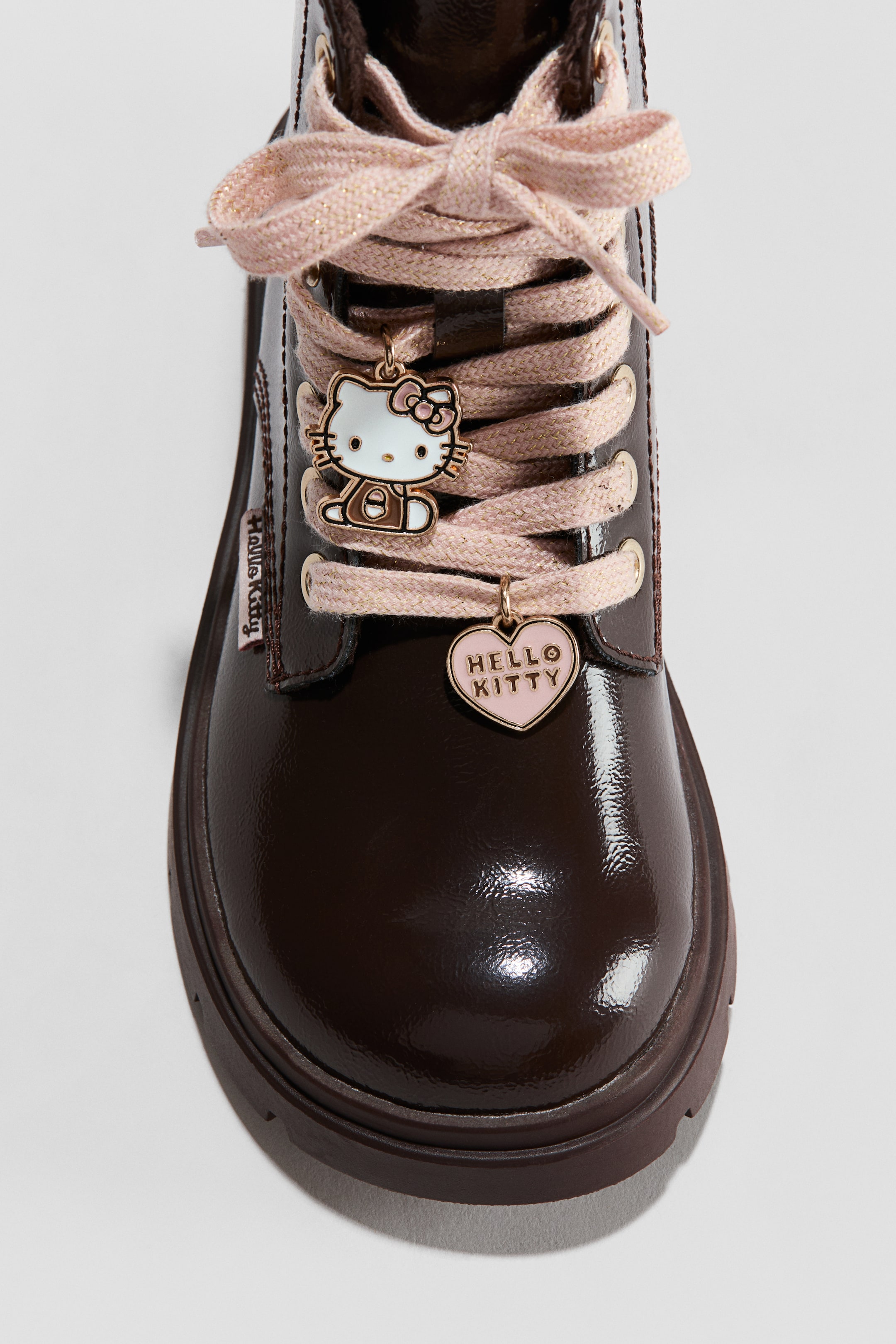 Bottines à lacets avec appliqués