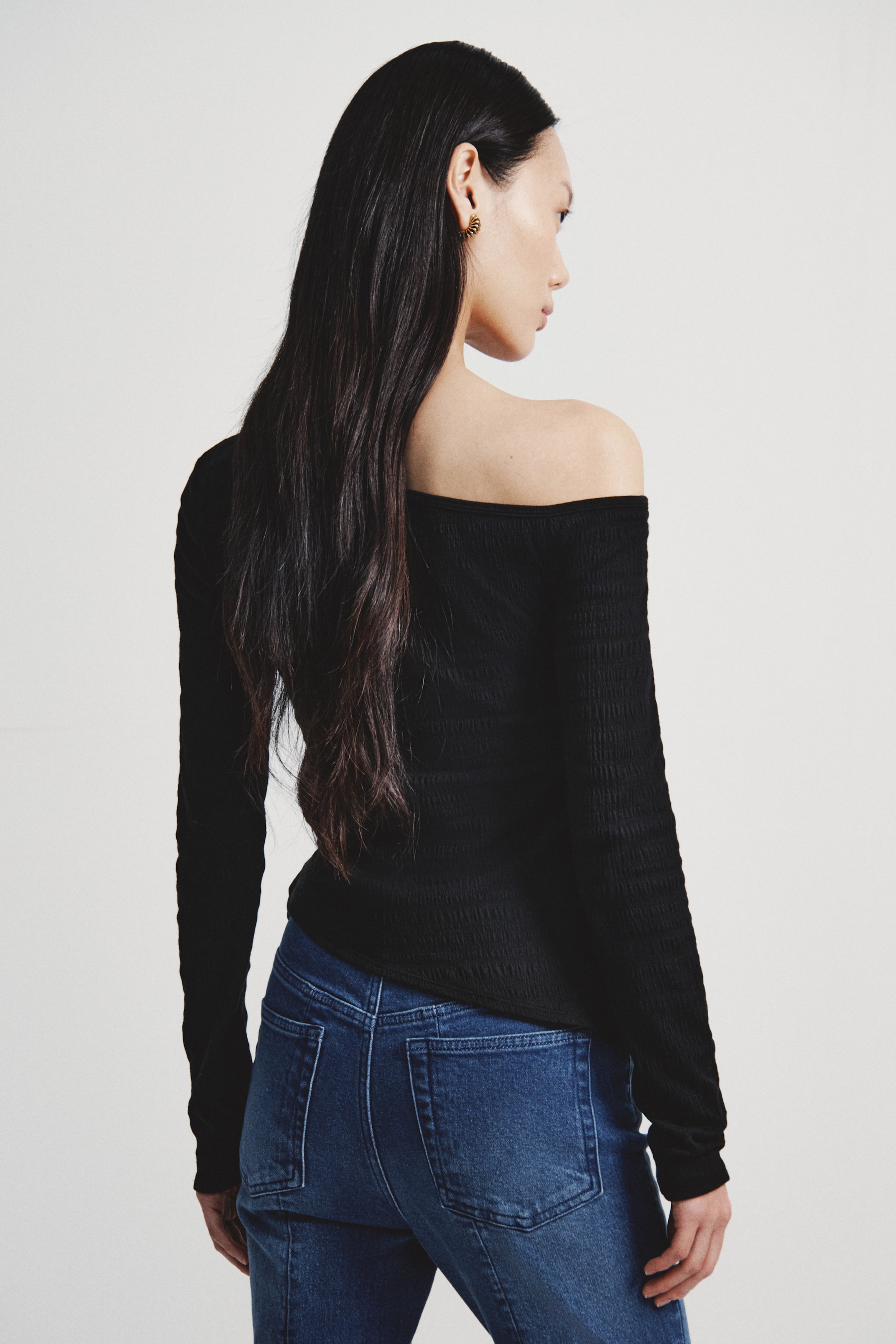 拡大画像を表示: ワンショルダー アシンメトリートップス - ブラック - レディース | H&M JP 3