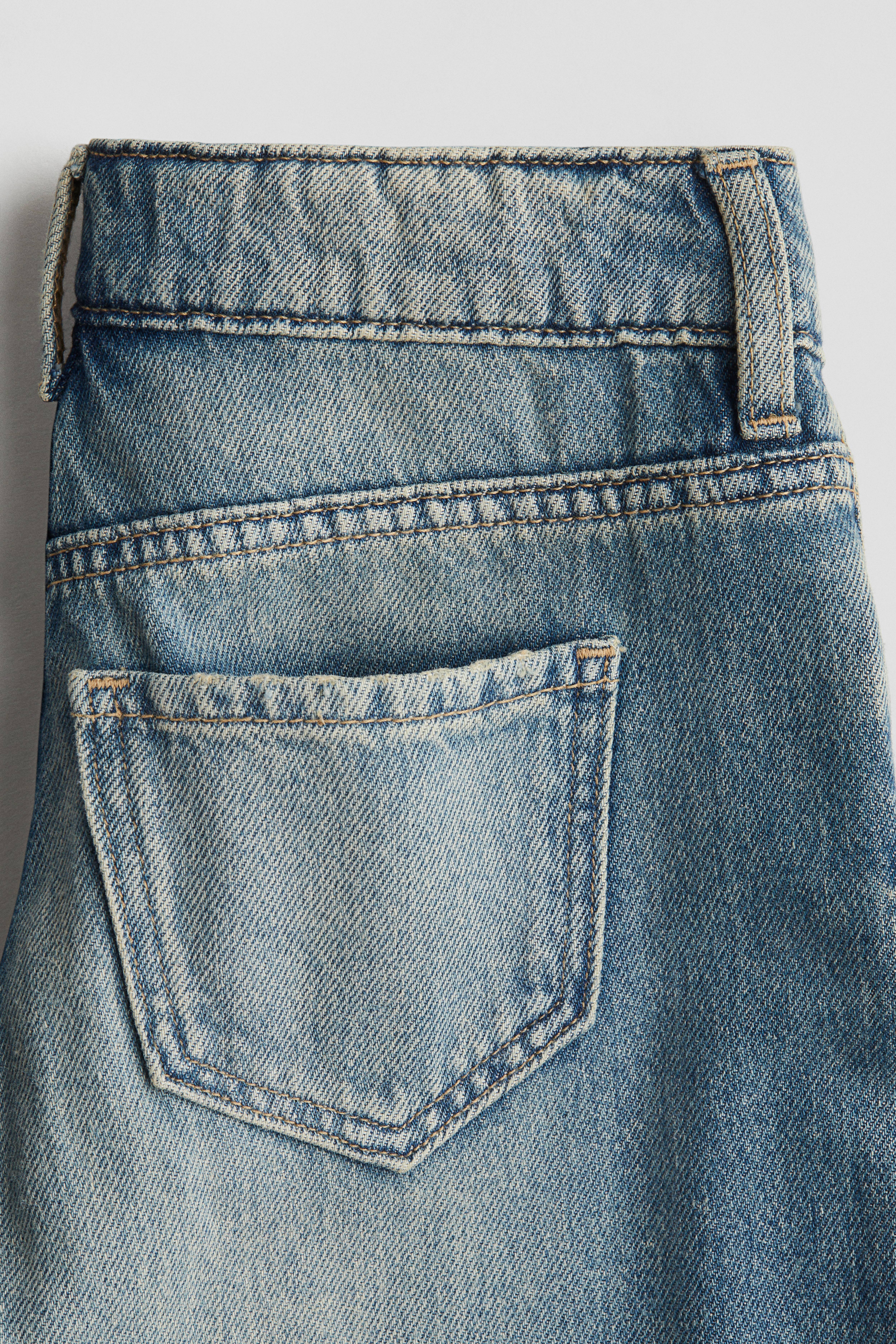 Wide-Leg Jeans