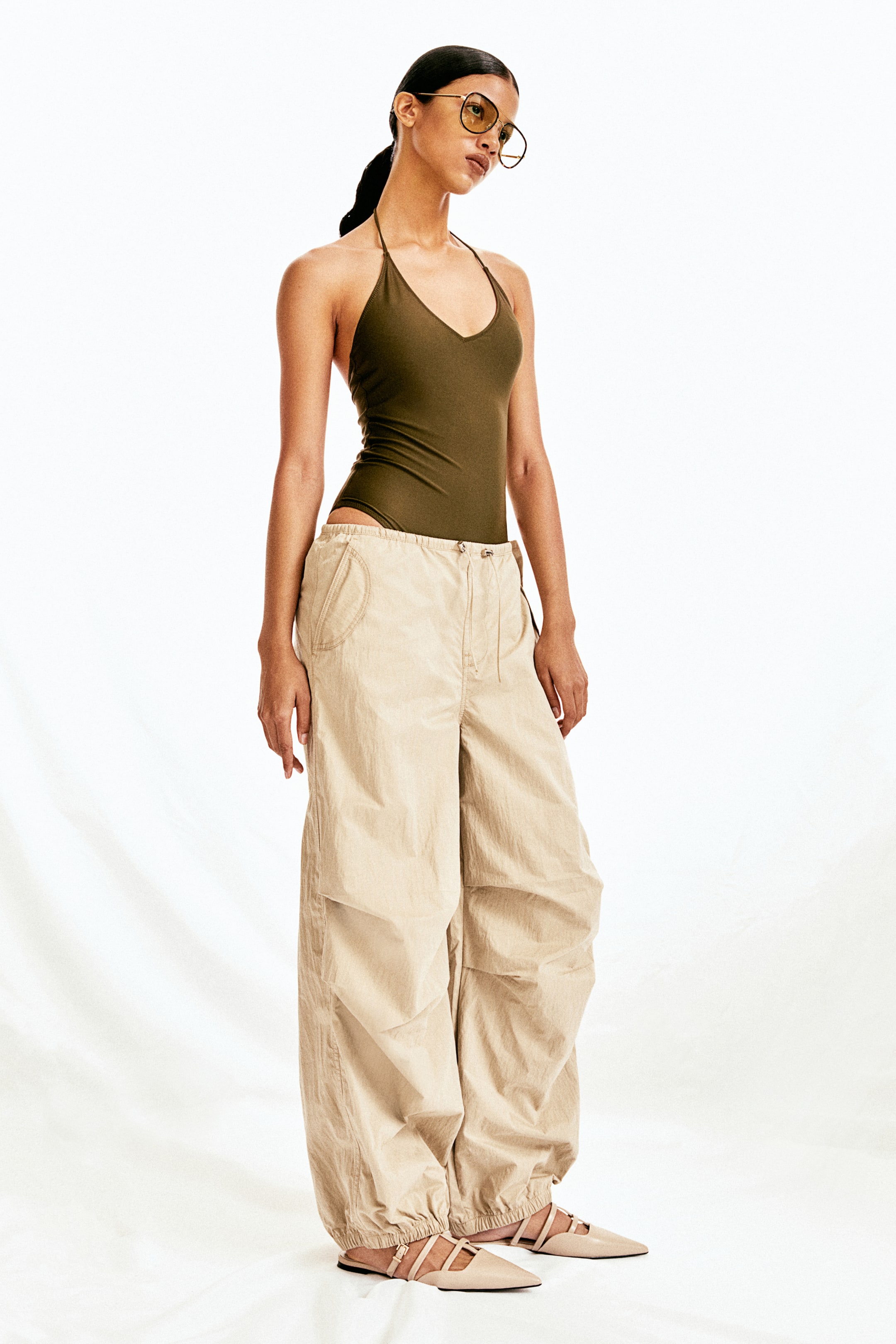 Parachute trousers - Khaki beige - Ladies | H&M GB 4