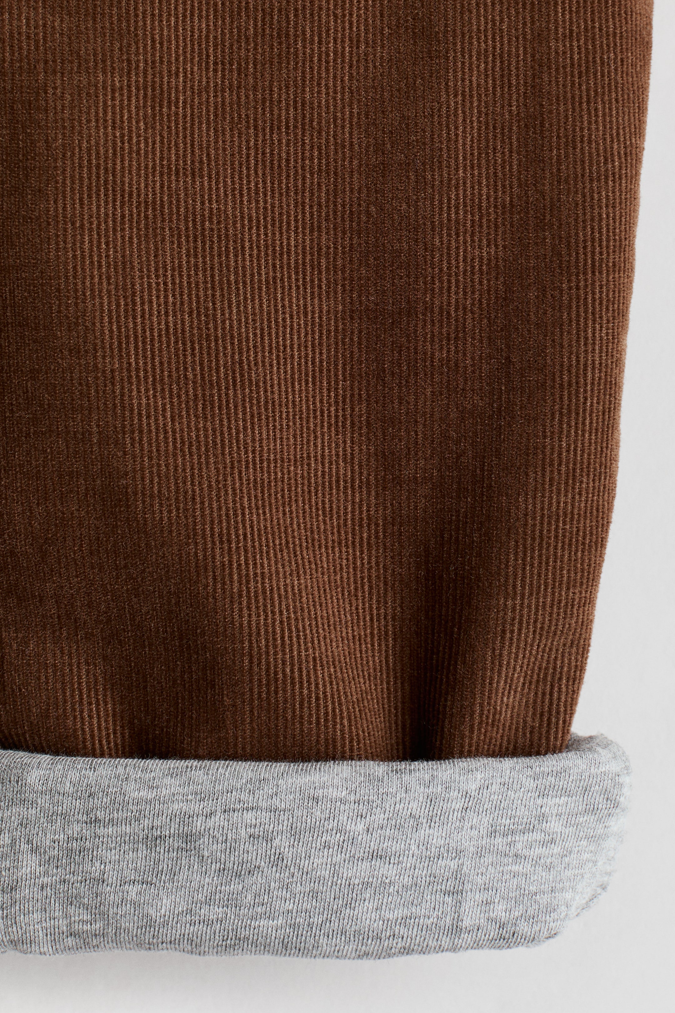 Pantalon jogging en velours de coton côtelé