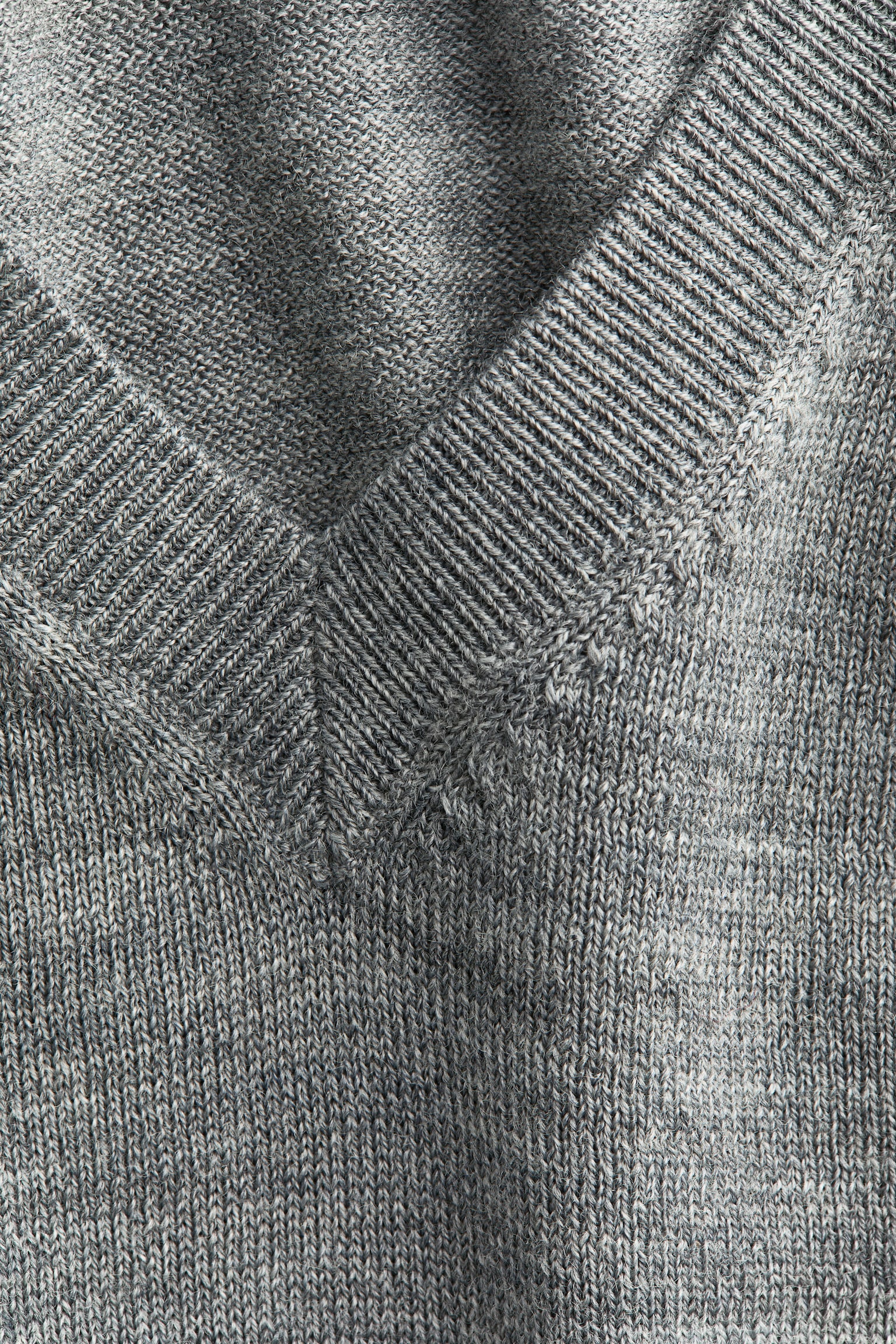 Женский свитер H&M V-Neck Wool, цвет: Серый меланжевый — фото 5