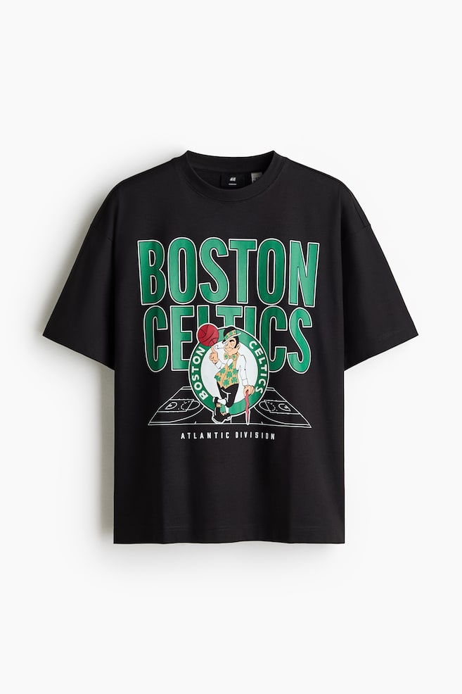 Oversized Fit T-shirt - Black/NBA/Yellow/Matisse/Washed black/Iron Maiden/Black/Bob Marley/Black/Guns N' Roses/Black/NASCAR/White/Henri Matisse/White/Pink Floyd/Black/Rolling Stones/Cream/Red Hot Chili Peppers/White/Jaws/Black/Iron Maiden/White/NBA/White/Nas/White/NBA - 1