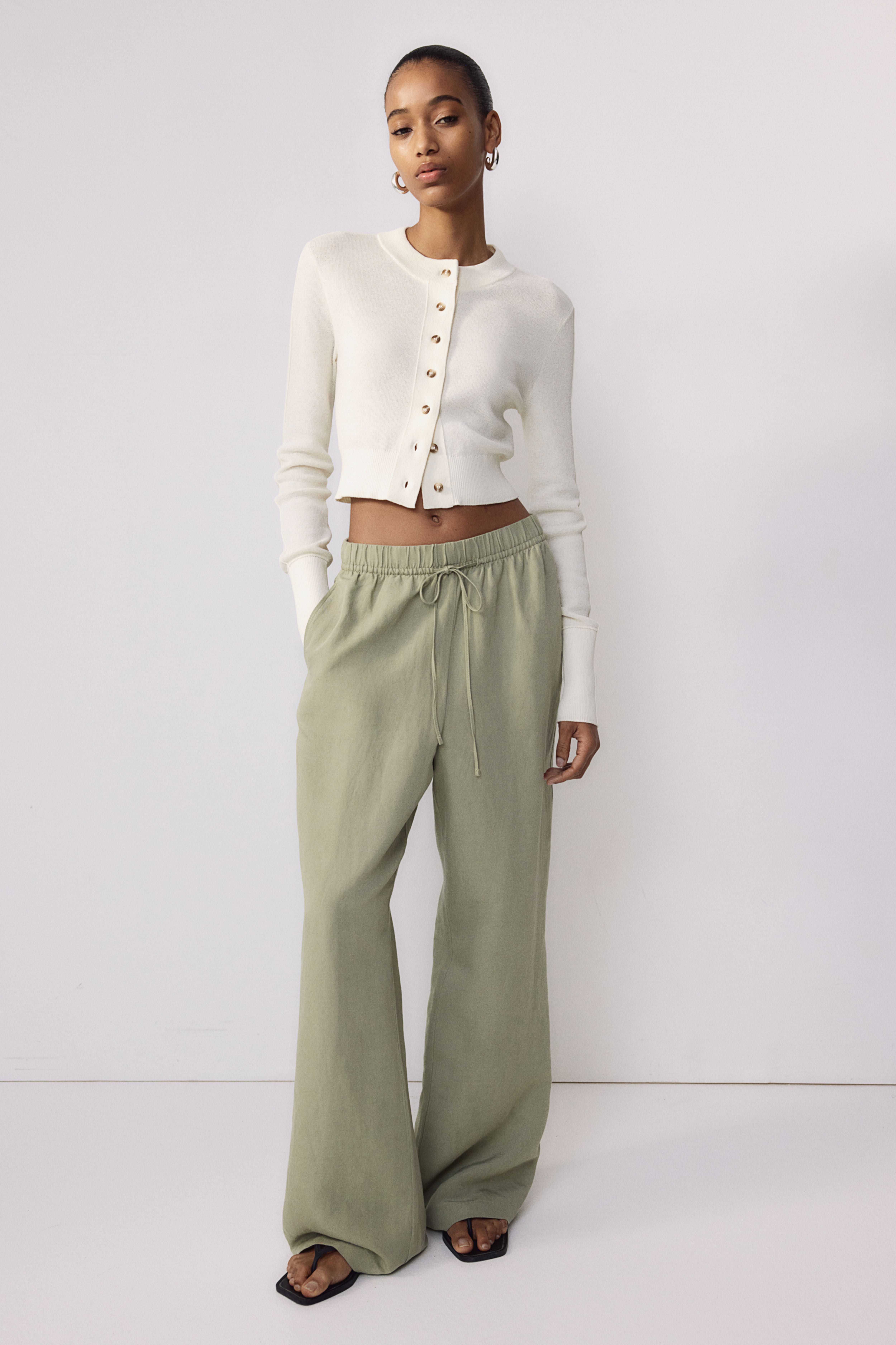 H&m khaki trousers hotsell