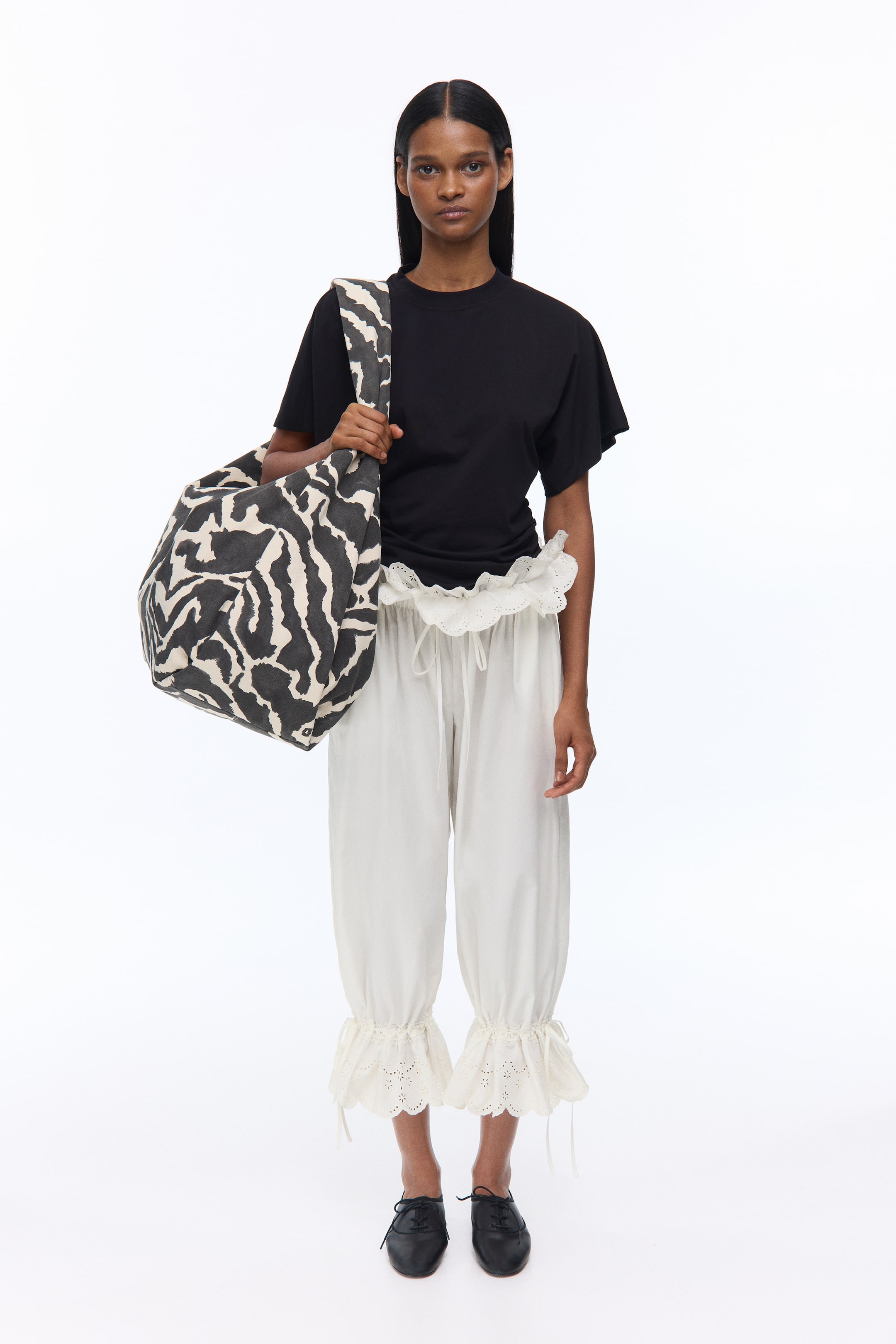 View larger image: Extra-Large Canvas Shoulder Bag - Black/zebra print - Ladies | H&M US 1