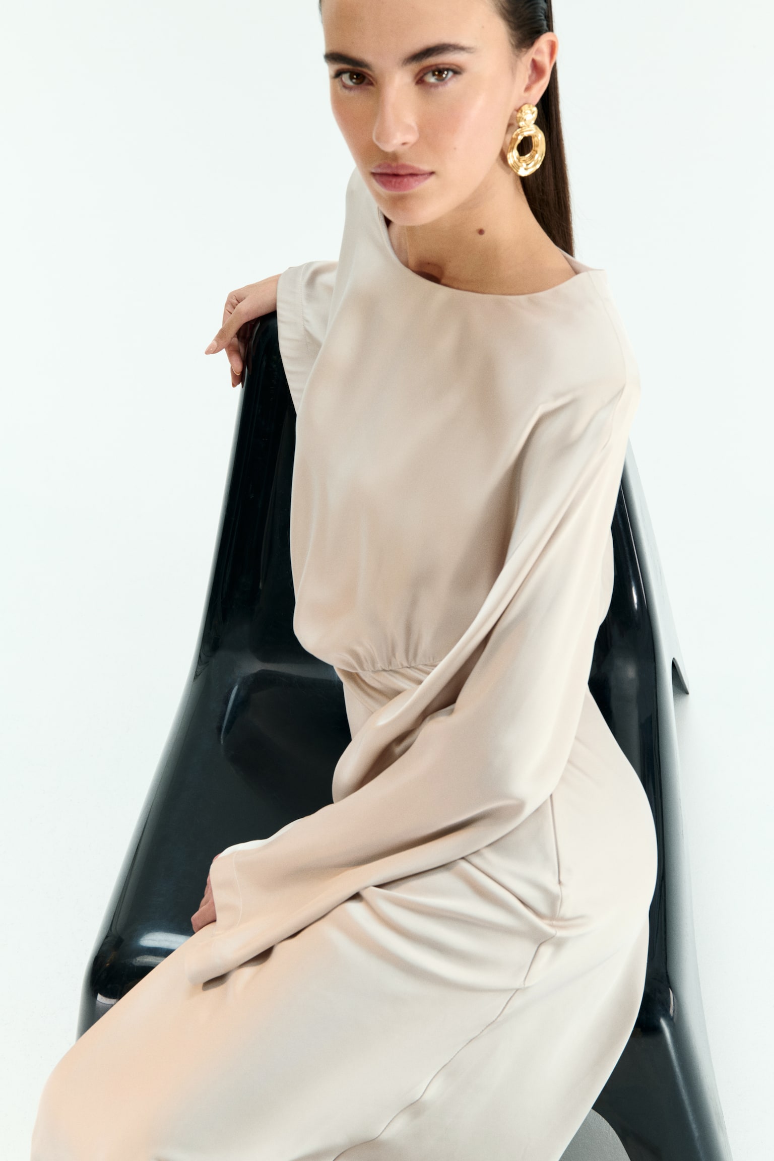 Shoulder-pad satin dress - Light beige/Dark brown - 5