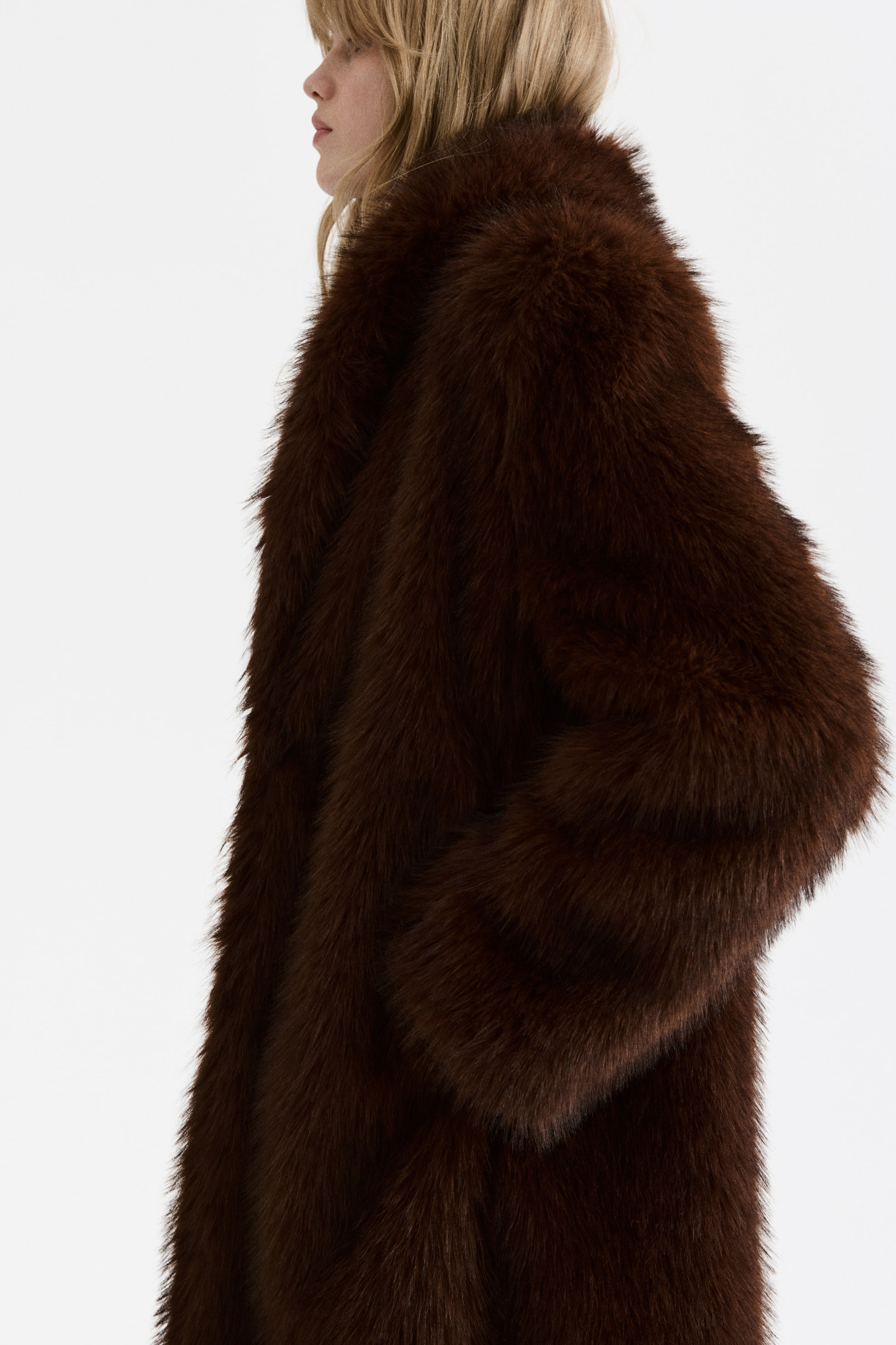 Nagyobb kép megtekintése: Fluffy shawl-collar coat - Dark brown - NŐI | H&M HU 3