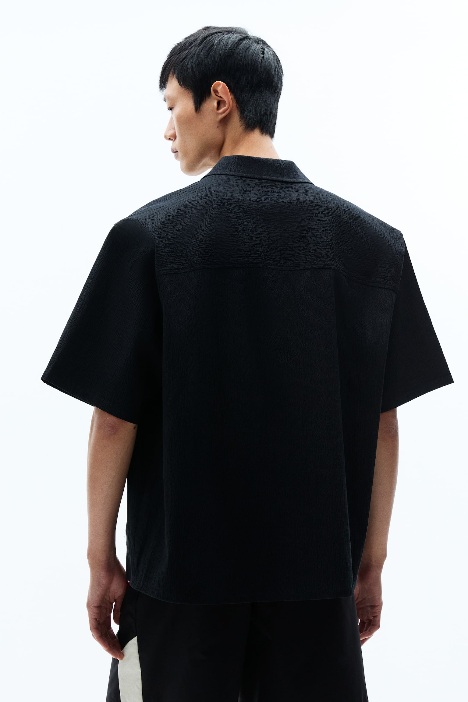 Loose Fit Textured short-sleeved shirt - Black/Cream - 4