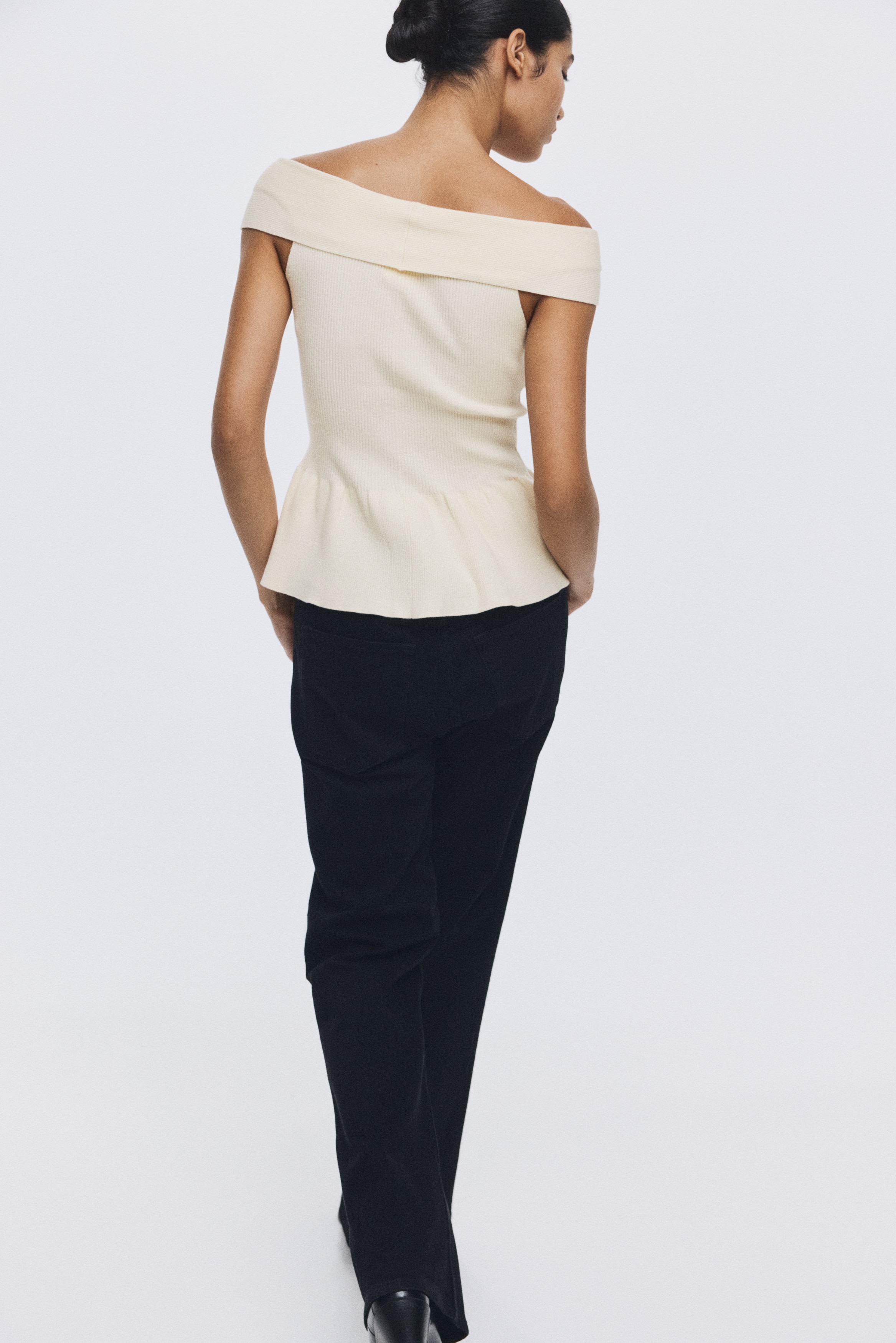 Bow-detail off-the-shoulder top
